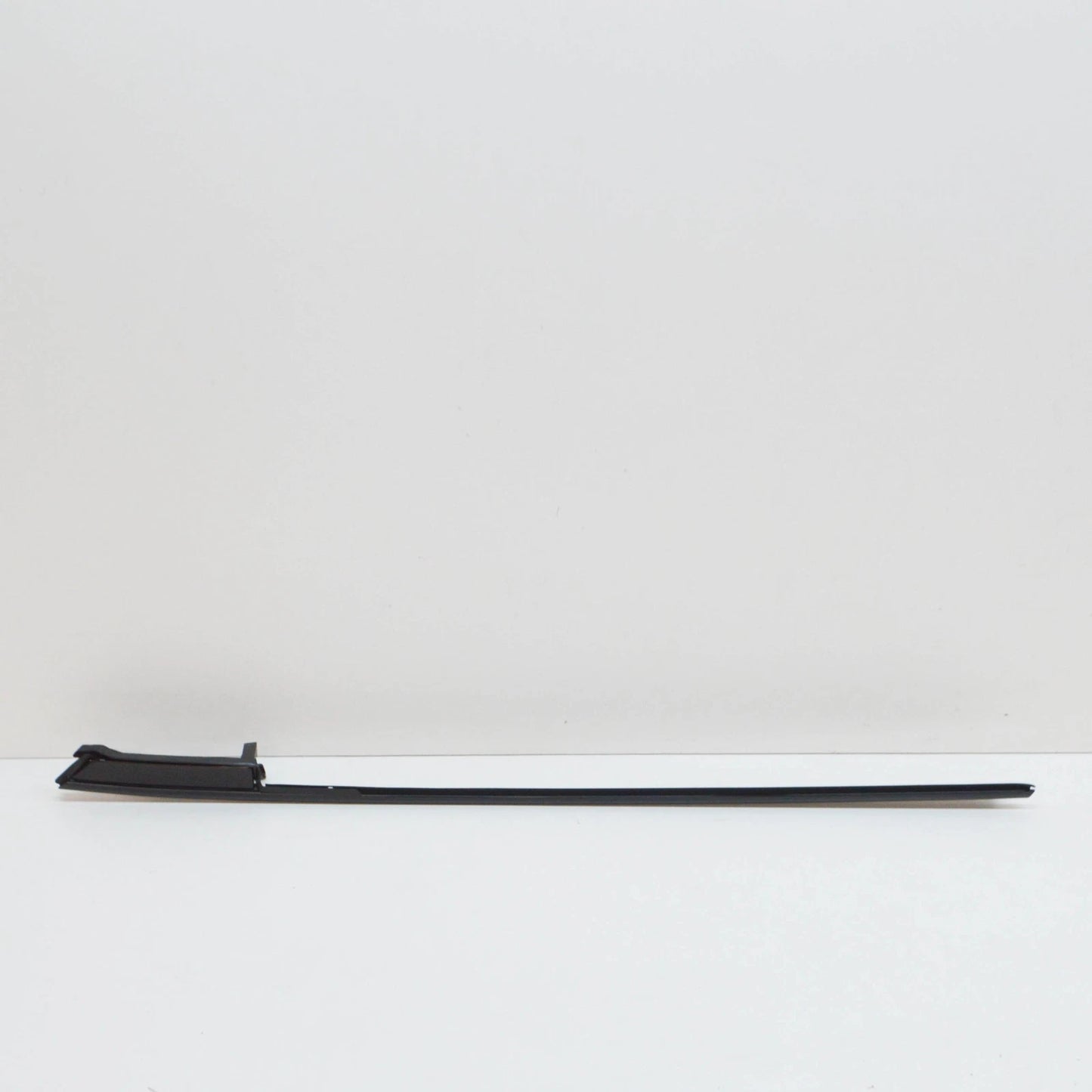 NEW BMW 4 F33, F83 REAR RIGHT DOOR WINDOW FINISHER 7295572 51377295572 ORIGINAL