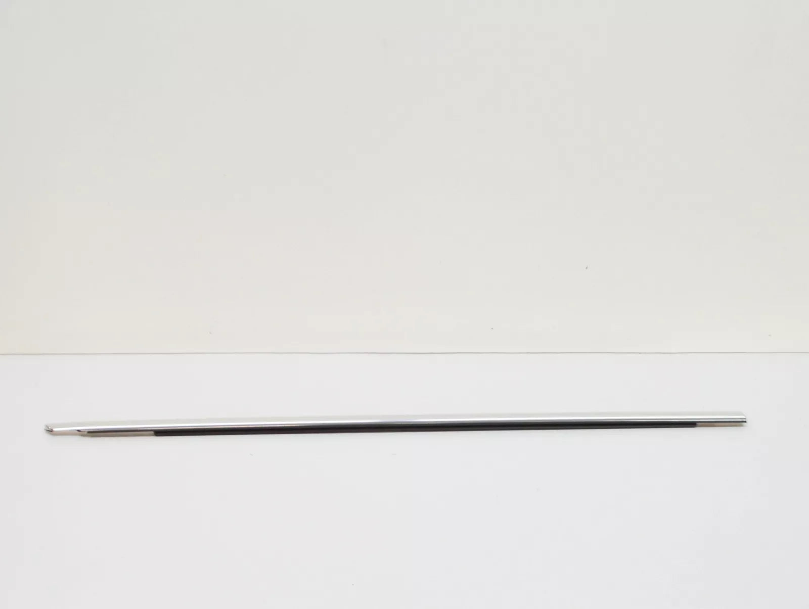 NEW AUDI A4 B9 FRONT RIGHT DOOR WINDOW BELT MOLDING 8W0853284E2ZZ ORIGINAL