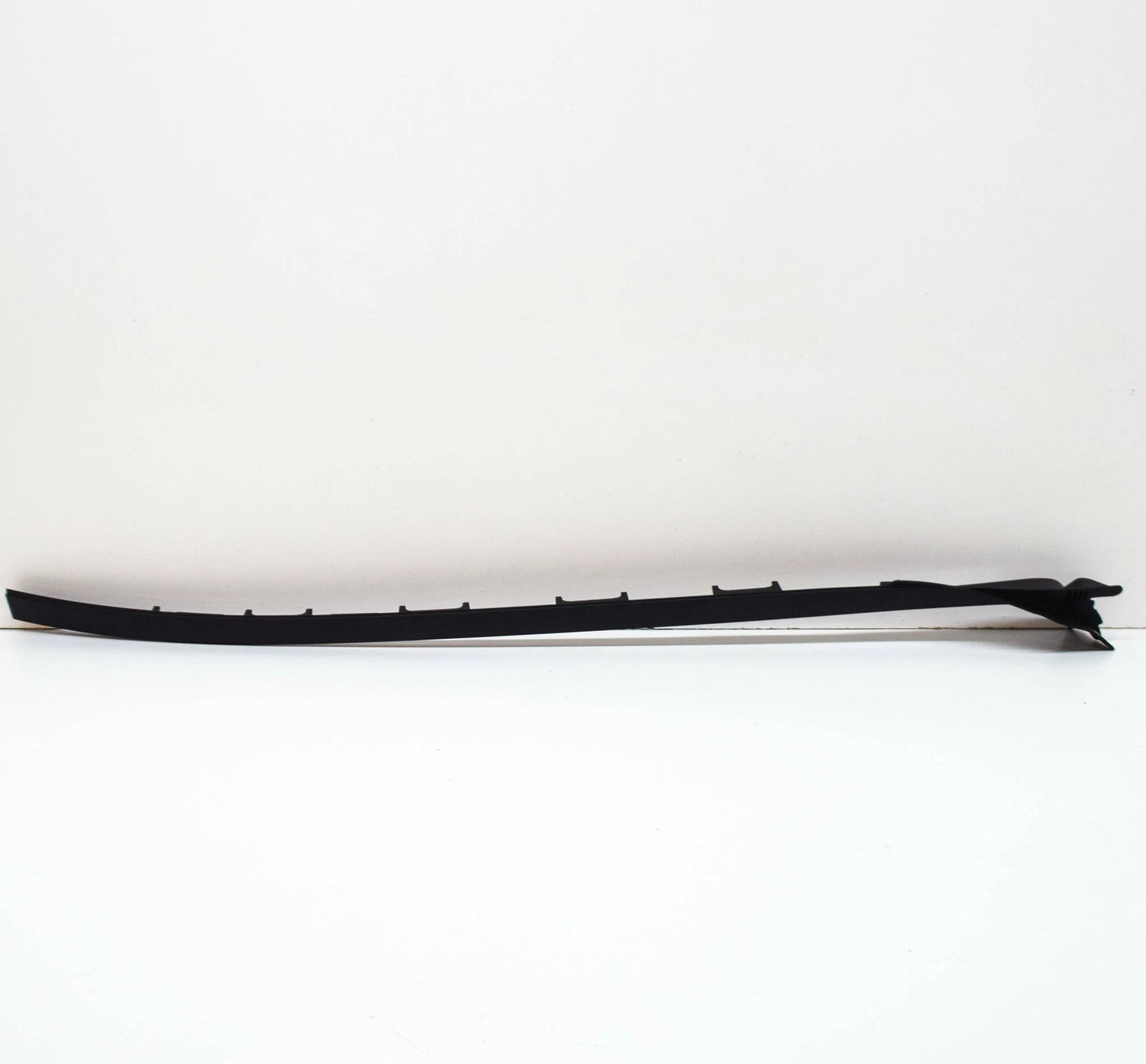 NEW BMW X4 M G02 FRONT WINDSHIELD LEFT DRIP MOULDING 51137461745 ORIGINAL