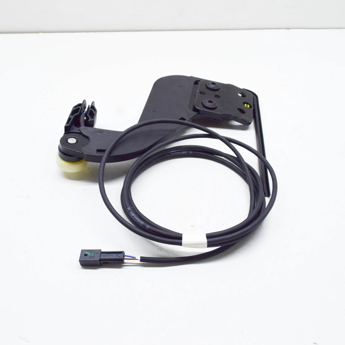 NEW VW TRANSPORTER T5 RIGHT UPPER SLIDING DOOR ROLLER GUIDE 7E0843436C ORIGINAL