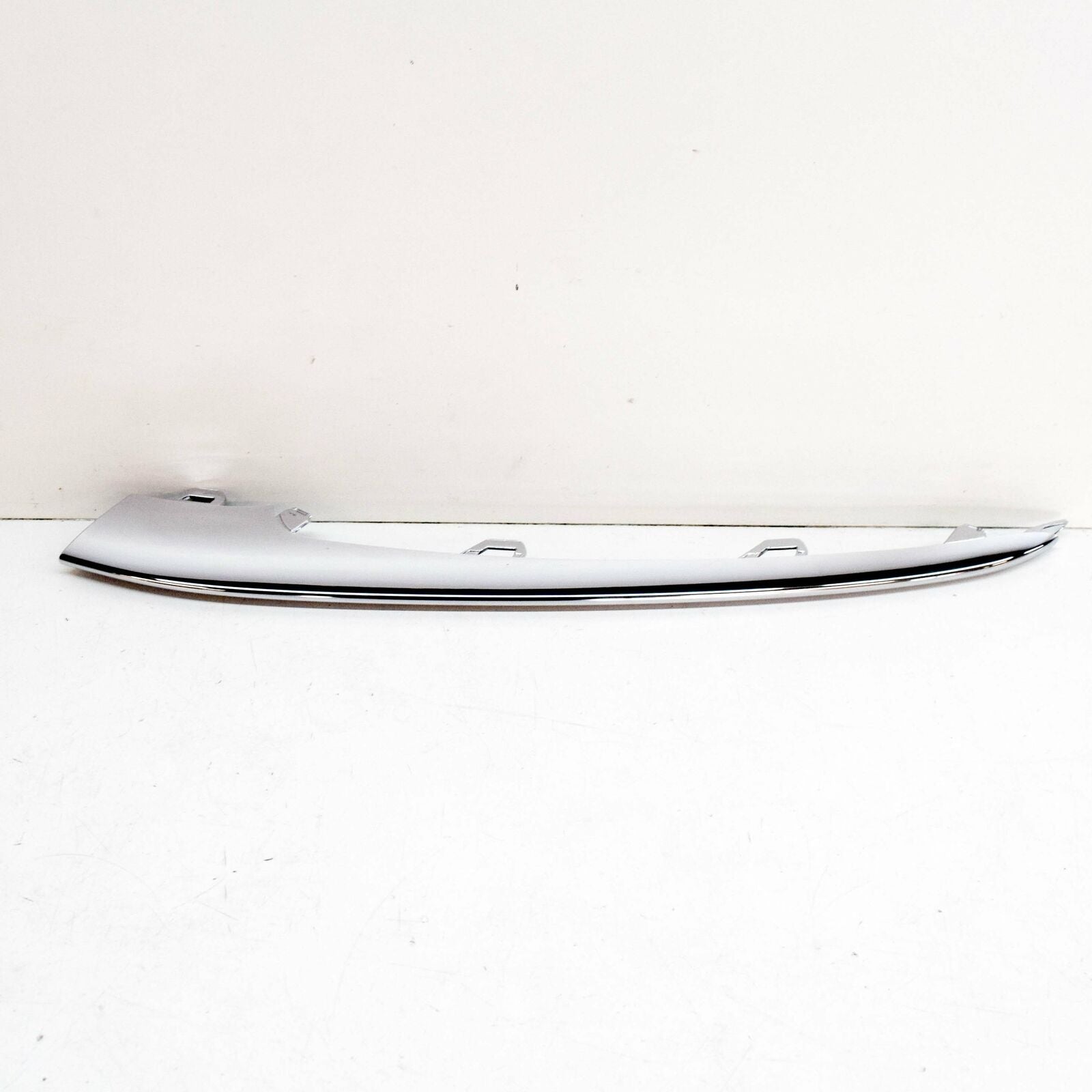 NEW MERCEDES-BENZ S W222 FRONT BUMPER RIGHT ORNAMENTAL TRIN A2228857800 ORIGINAL