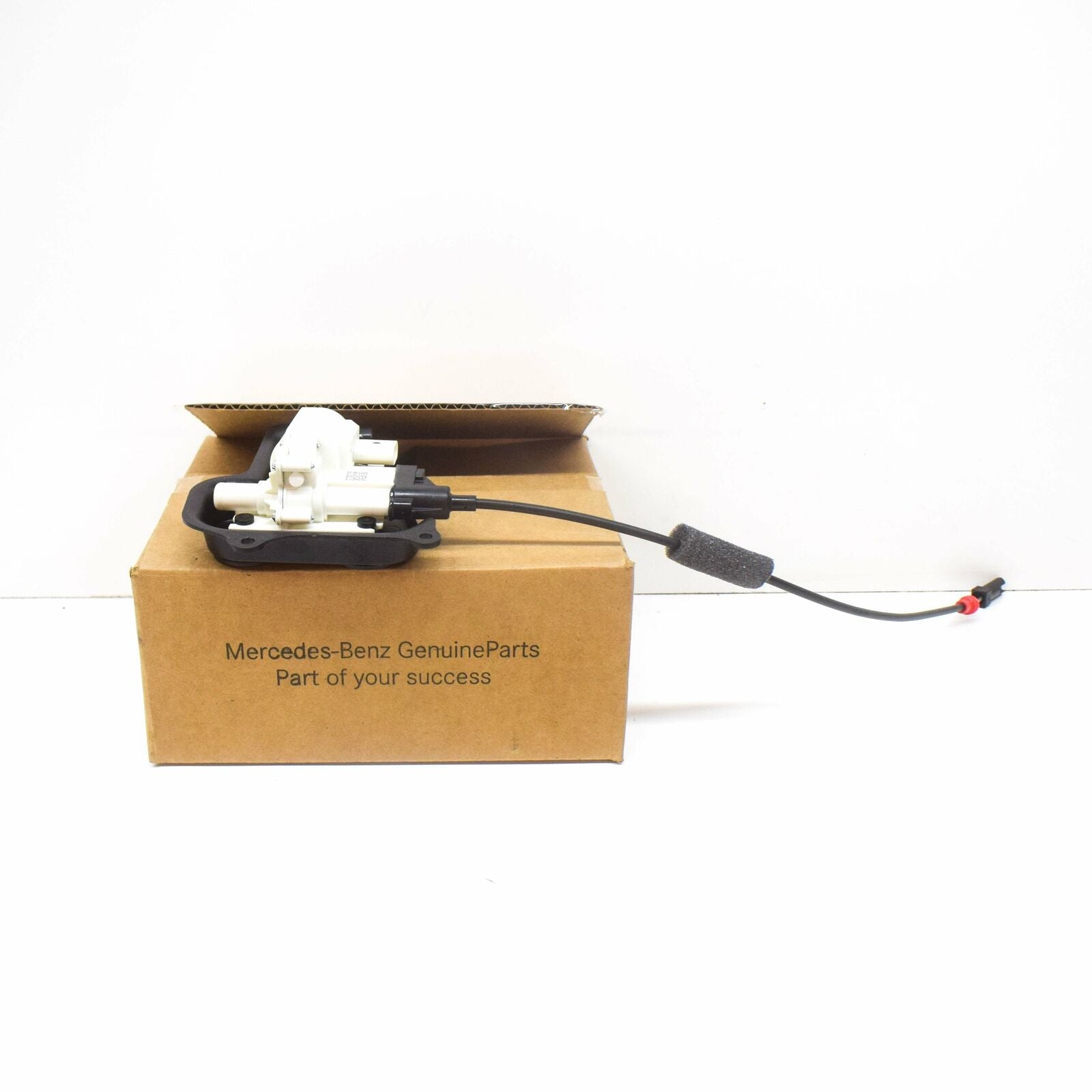 NEW MERCEDES-BENZ GLE W166 FRONT RIGHT DOOR LOCK CONTROL MODULE A1667600800