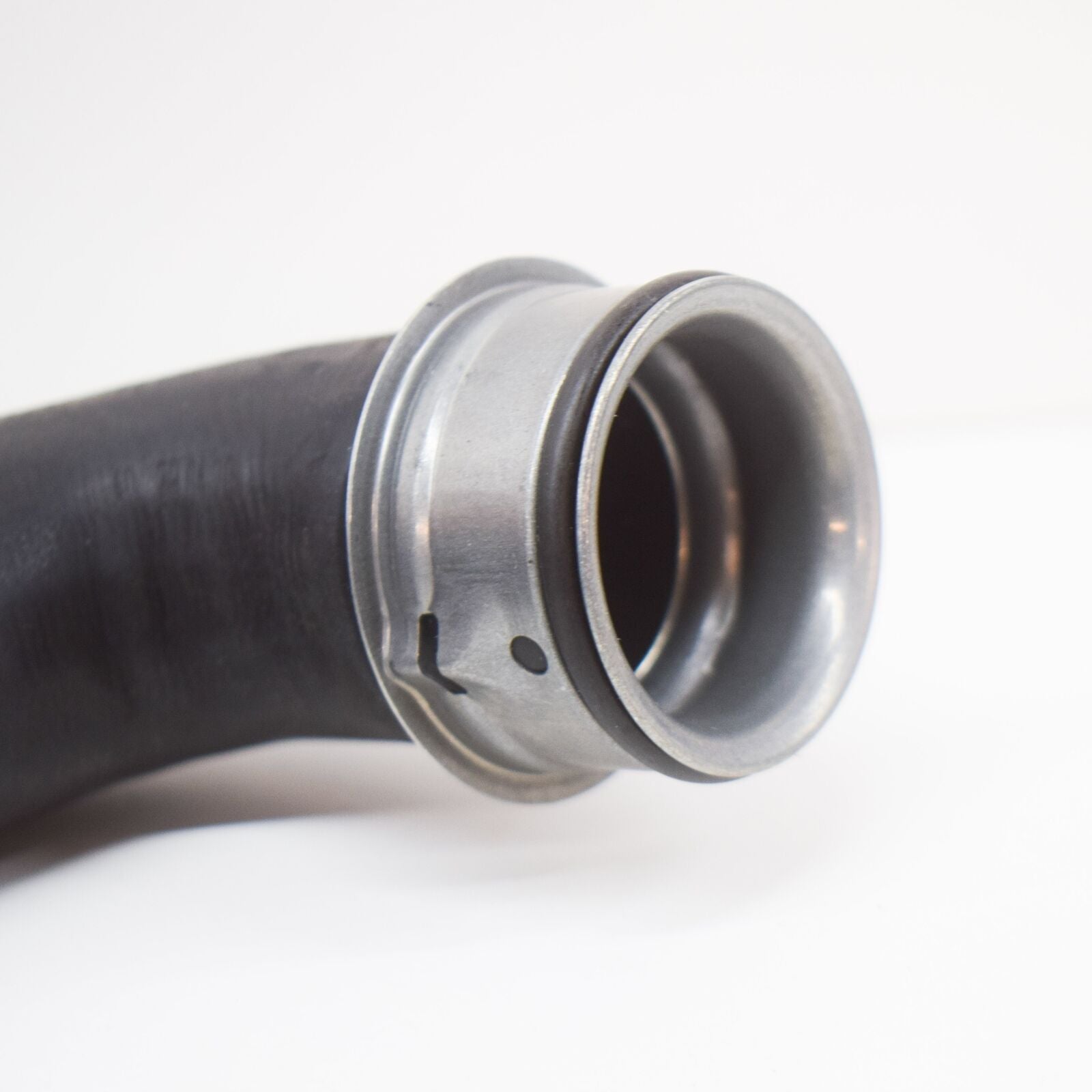 NEW MERCEDES-BENZ C W204 LEFT RADIATOR COOLANT HOSE A2045013982 ORIGINAL