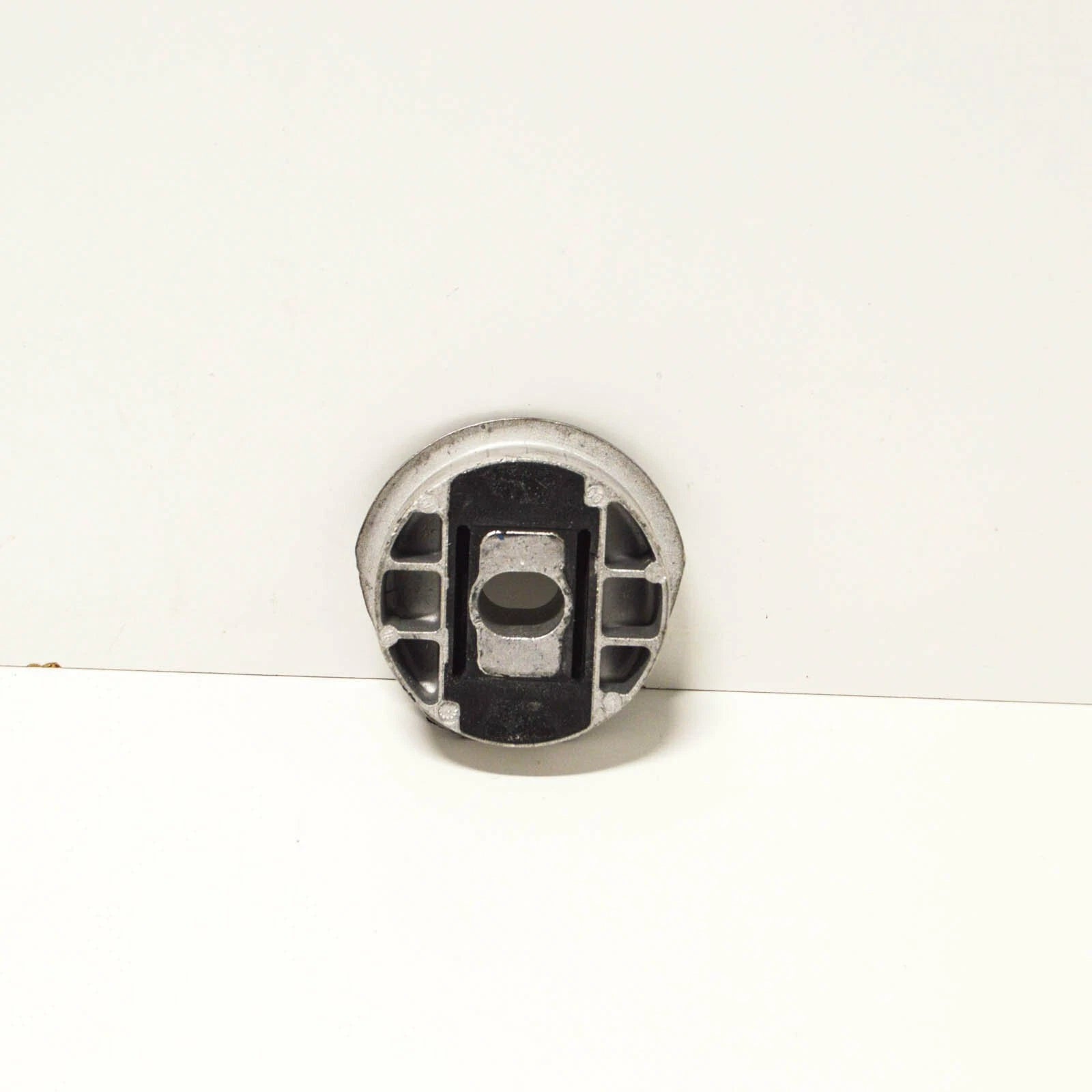 NEW AUDI A8 4D D2 GEARBOX BONDED RUBBER BUSH 4D0399415K