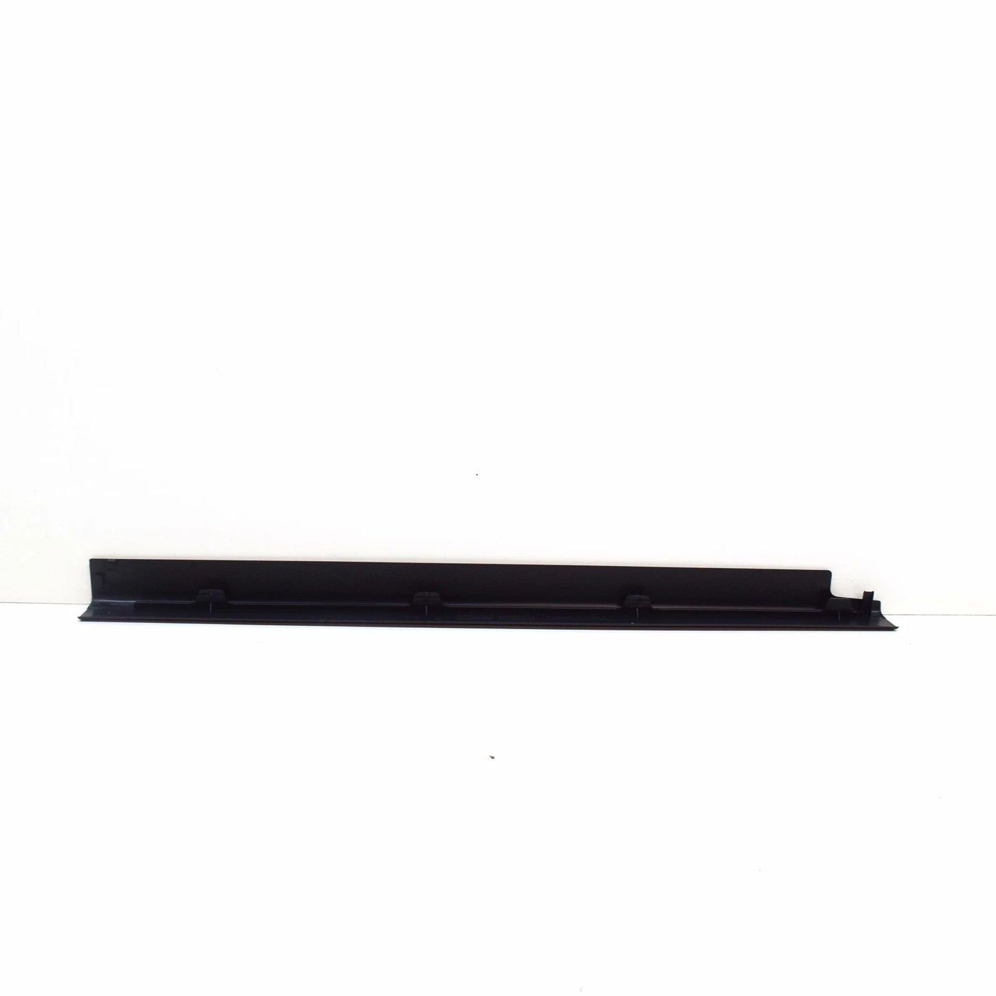NEW MERCEDES-BENZ E C207 FRONT RIGHT INTERIOR SILL TRIM A20768604369051 ORIGINAL