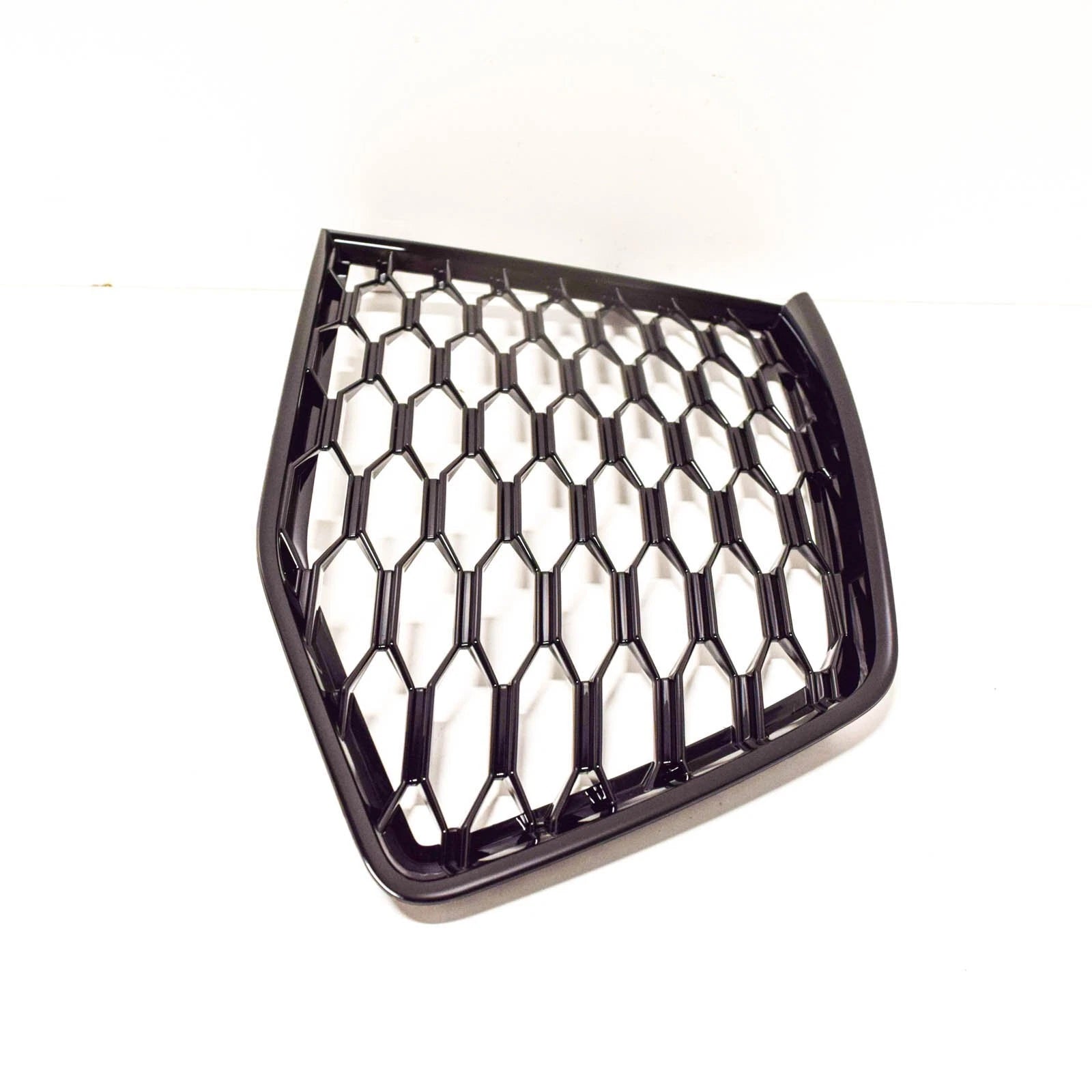 NEW AUDI Q3 8U RS FRONT BUMPER RIGHT AIR VENT GRILLE 8U0807682GT94 ORIGINAL