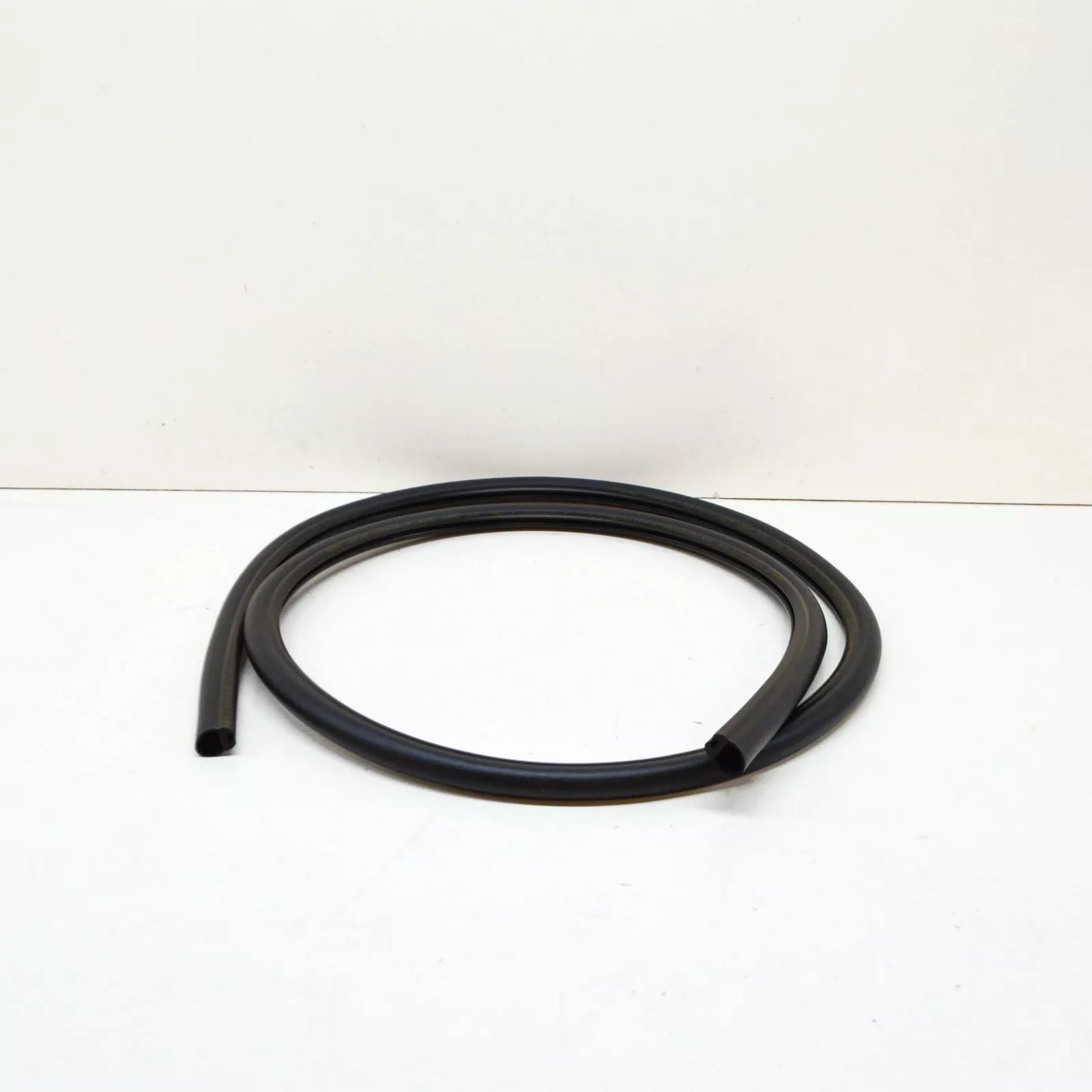 NEW BMW 7 G11 G12 FRONT BONNET HOOD RUBBER SEAL 51767475285 7475285 ORIGINAL