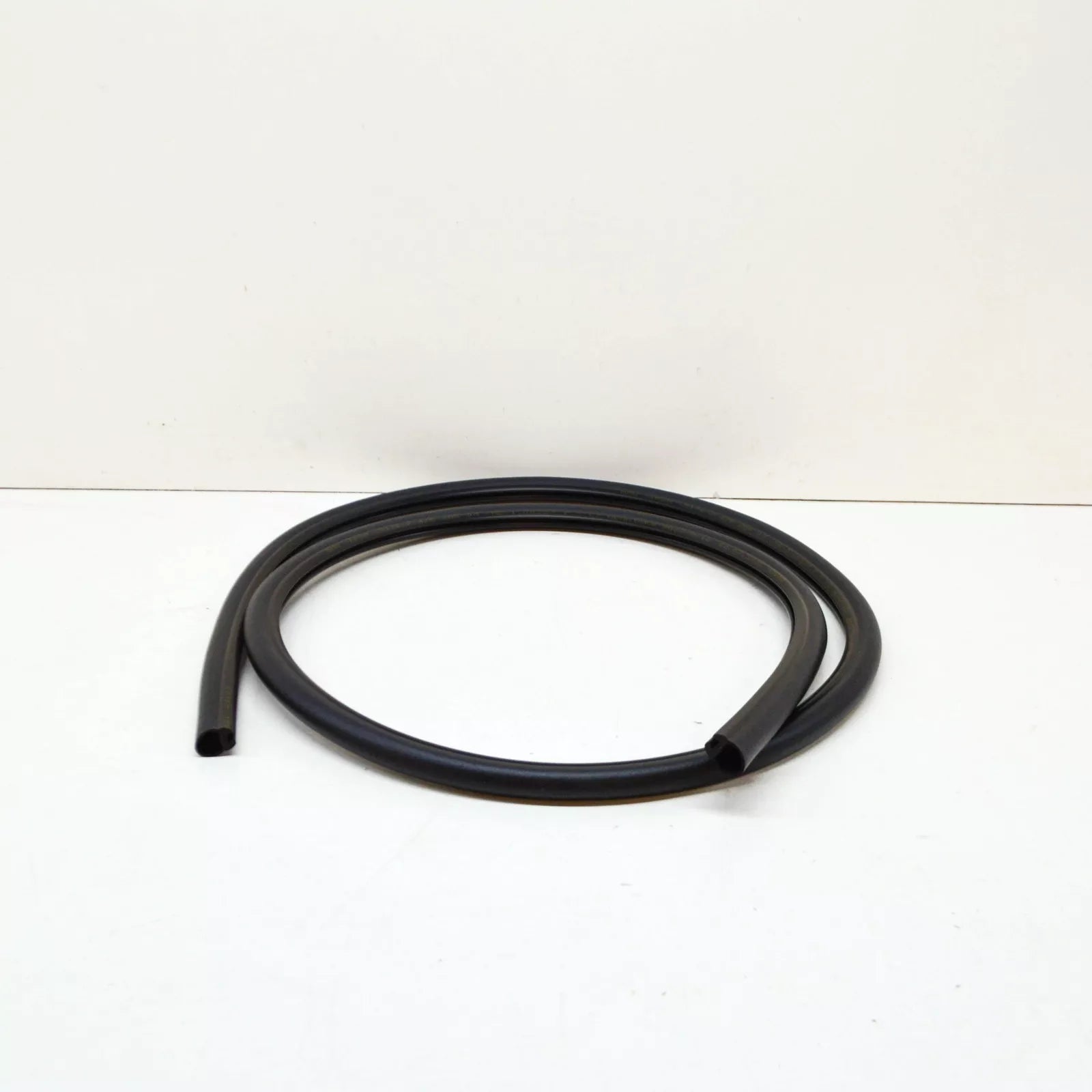 NEW BMW 7 G11 G12 FRONT BONNET HOOD RUBBER SEAL 51767475285 7475285 ORIGINAL