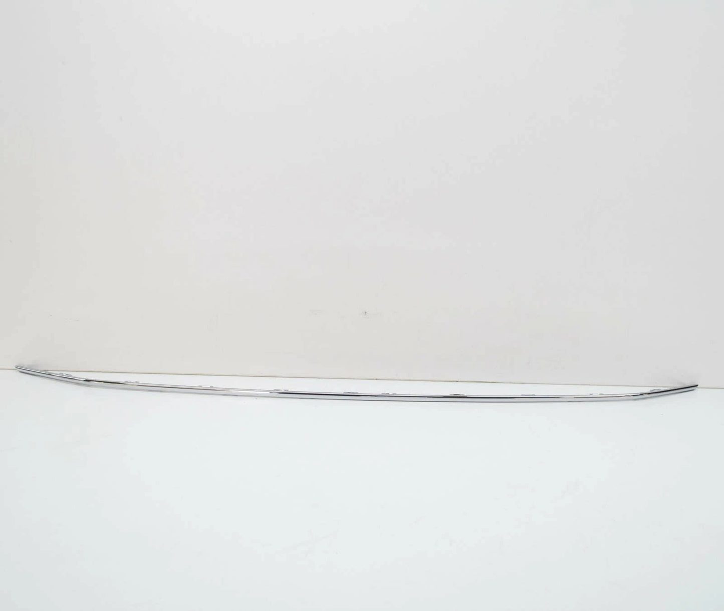 NEW VW TIGUAN AD/BW 2 FRONT BUMPER CENTER MOLDING TRIM 5NA8531012ZZ ORIGINAL