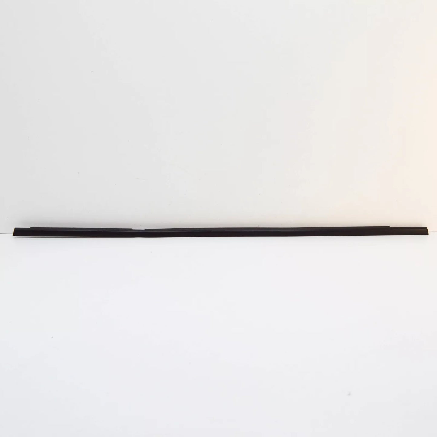 NEW BMW 3 TOURING E46 REAR RIGHT DOOR OUTER WEATHER STRIP 51348194772 ORIGINAL