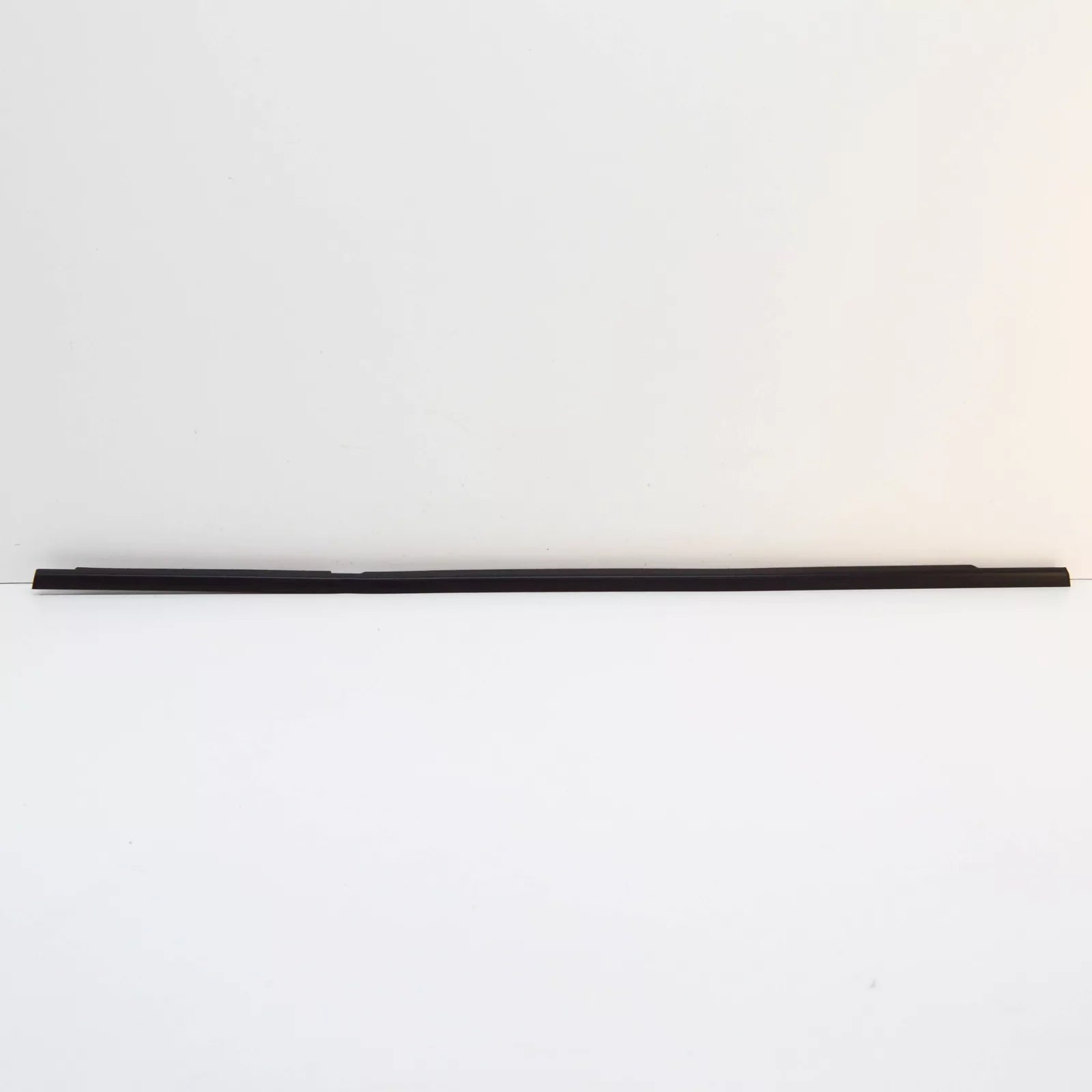 NEW BMW 3 TOURING E46 REAR RIGHT DOOR OUTER WEATHER STRIP 51348194772 ORIGINAL