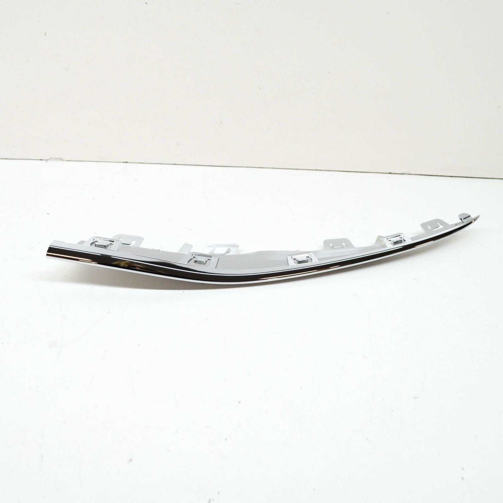 NEW MERCEDES-BENZ C W205 FRONT LEFT BUMPER MOLDING A2058858602 ORIGINAL