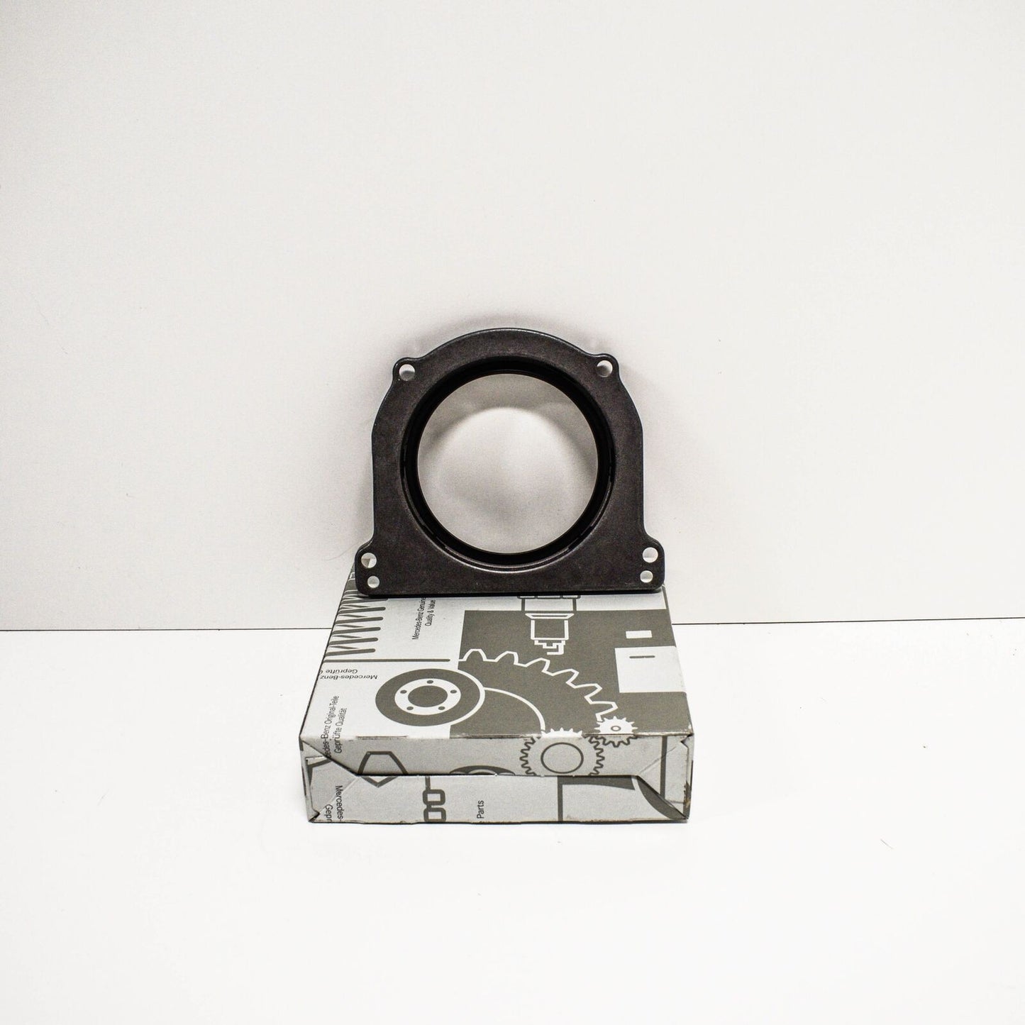 NEW MERCEDES BENZ X253 ENGINE CRANKSHAFT SEAL COVER A2700100068 ORIGINAL