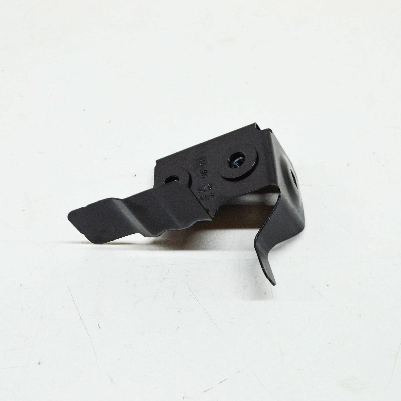 NEW VW TIGUAN AD FRONT LEFT LOWER APERTURE PANEL BRACKET 5NA810333B ORIGINAL