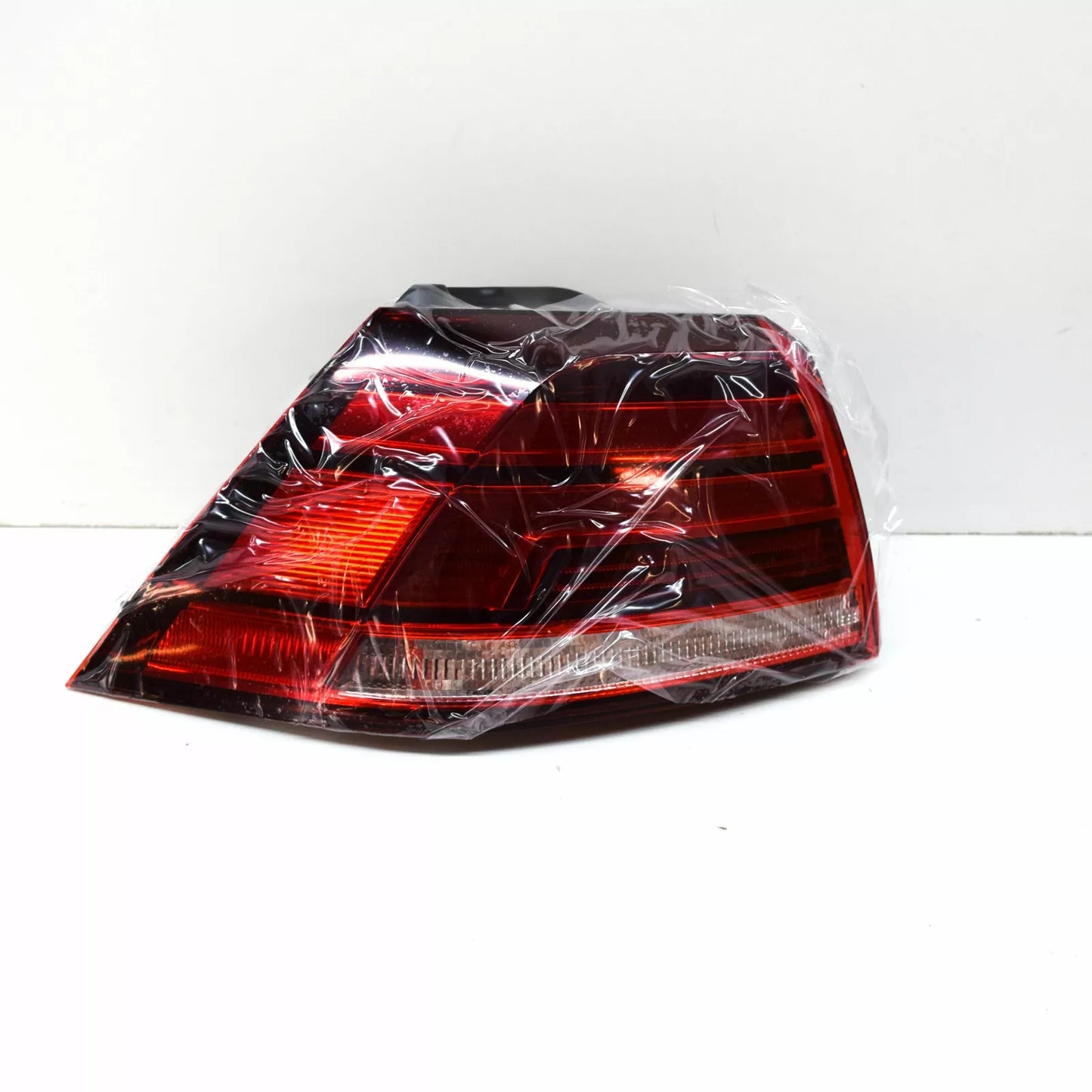 NEW VOLKSWAGEN GOLF MK7 5G REAR LEFT LED OUTER TAILLIGHT 5G0945095Q ORIGINAL