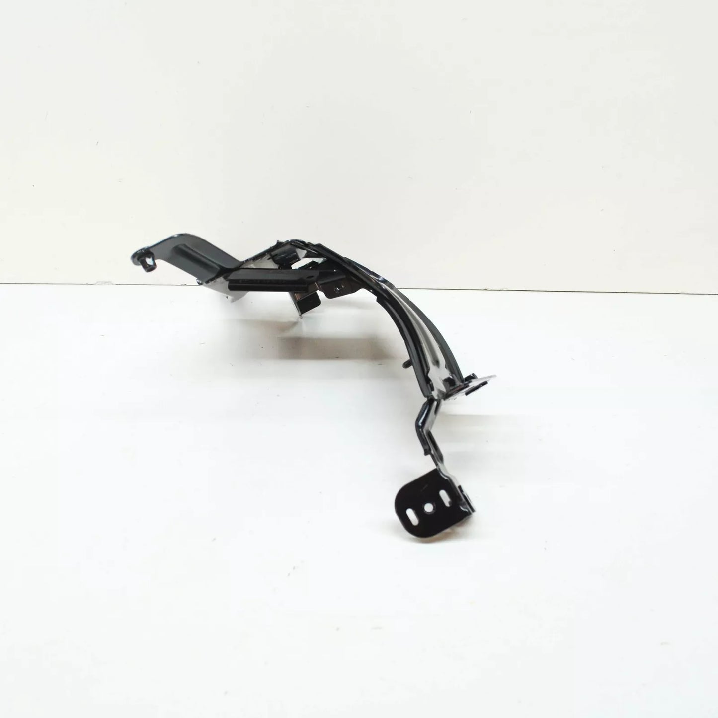 NEW AUDI A6 C8 FRONT LEFT FENDER WING HOLDER BRACKET 4K0821131