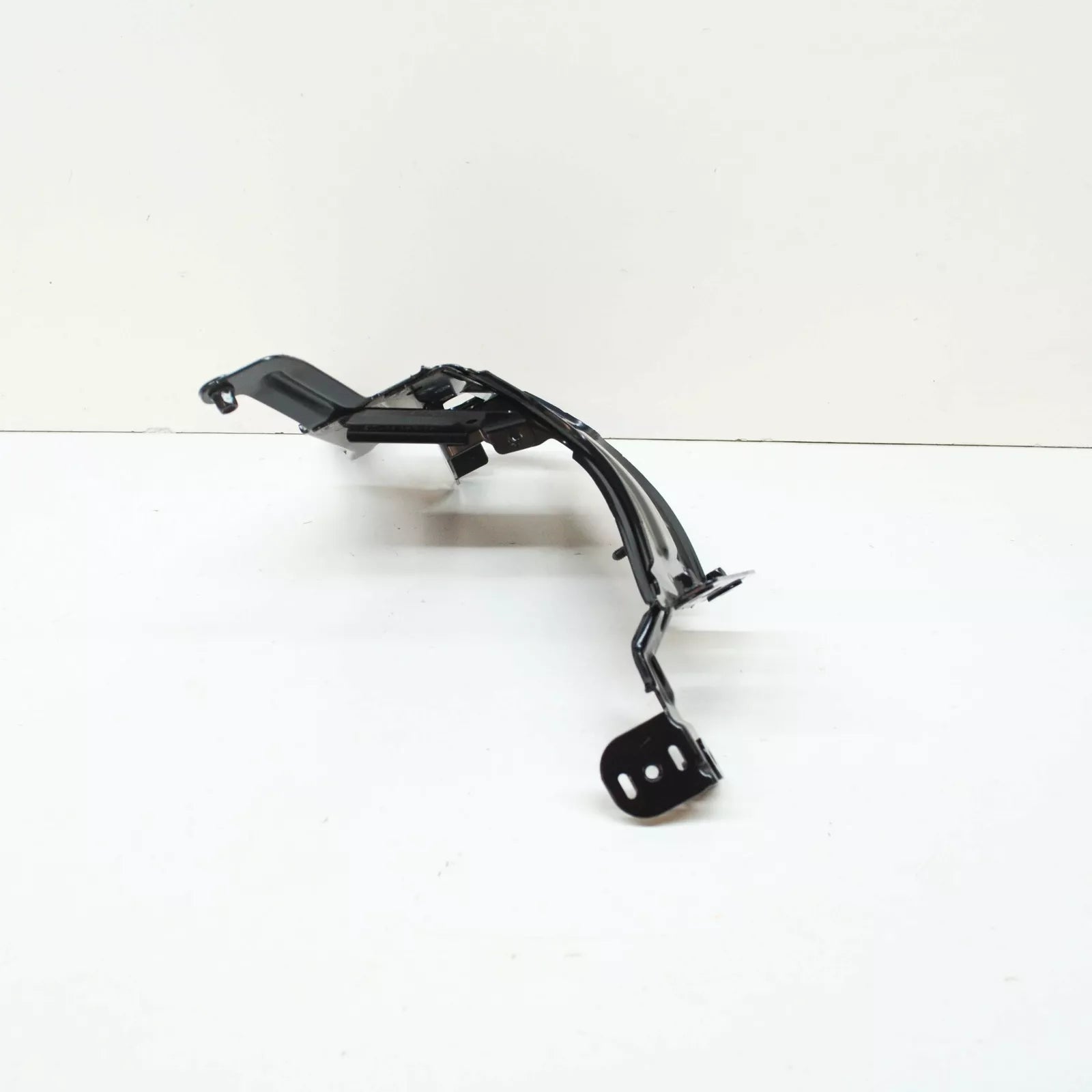 NEW AUDI A6 C8 FRONT LEFT FENDER WING HOLDER BRACKET 4K0821131