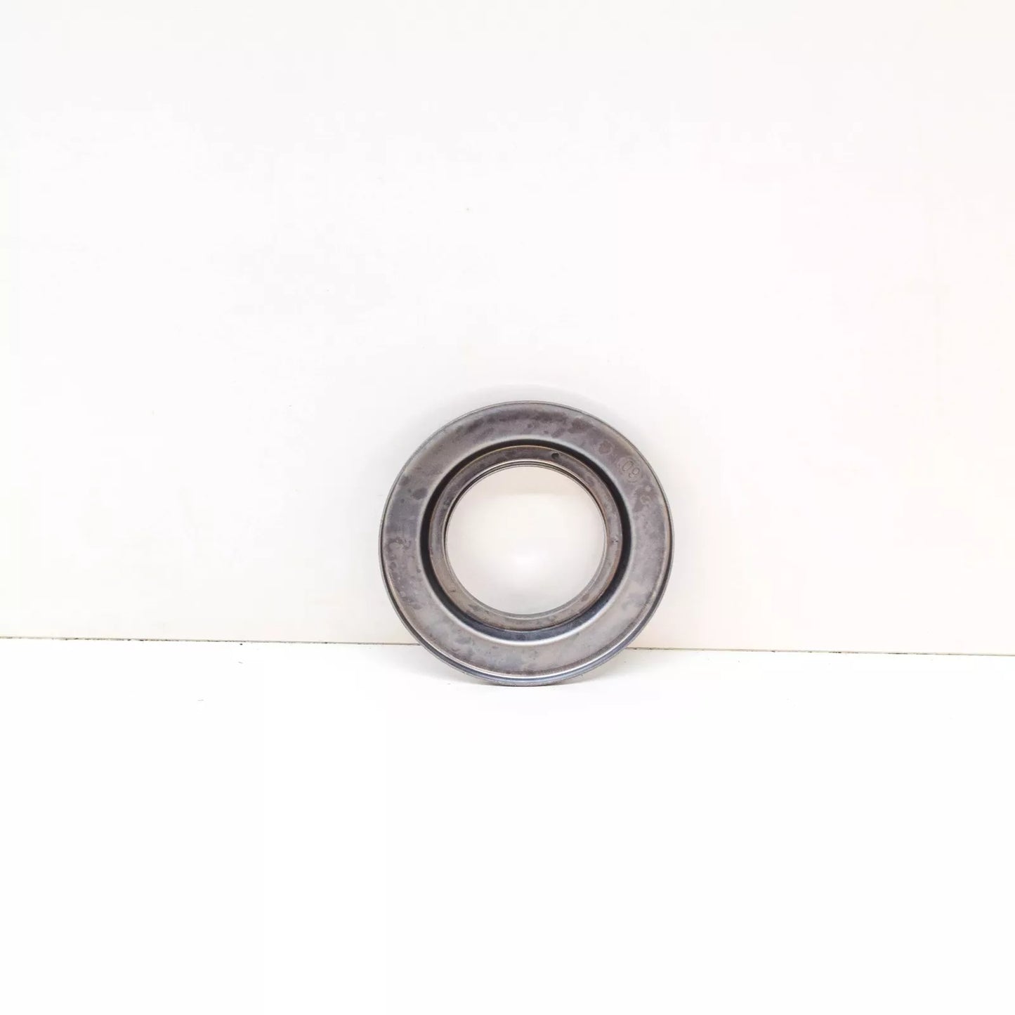 NEW BMW 5 G30 DIFFERENTIAL DUST COVER 33137600693 ORIGINAL