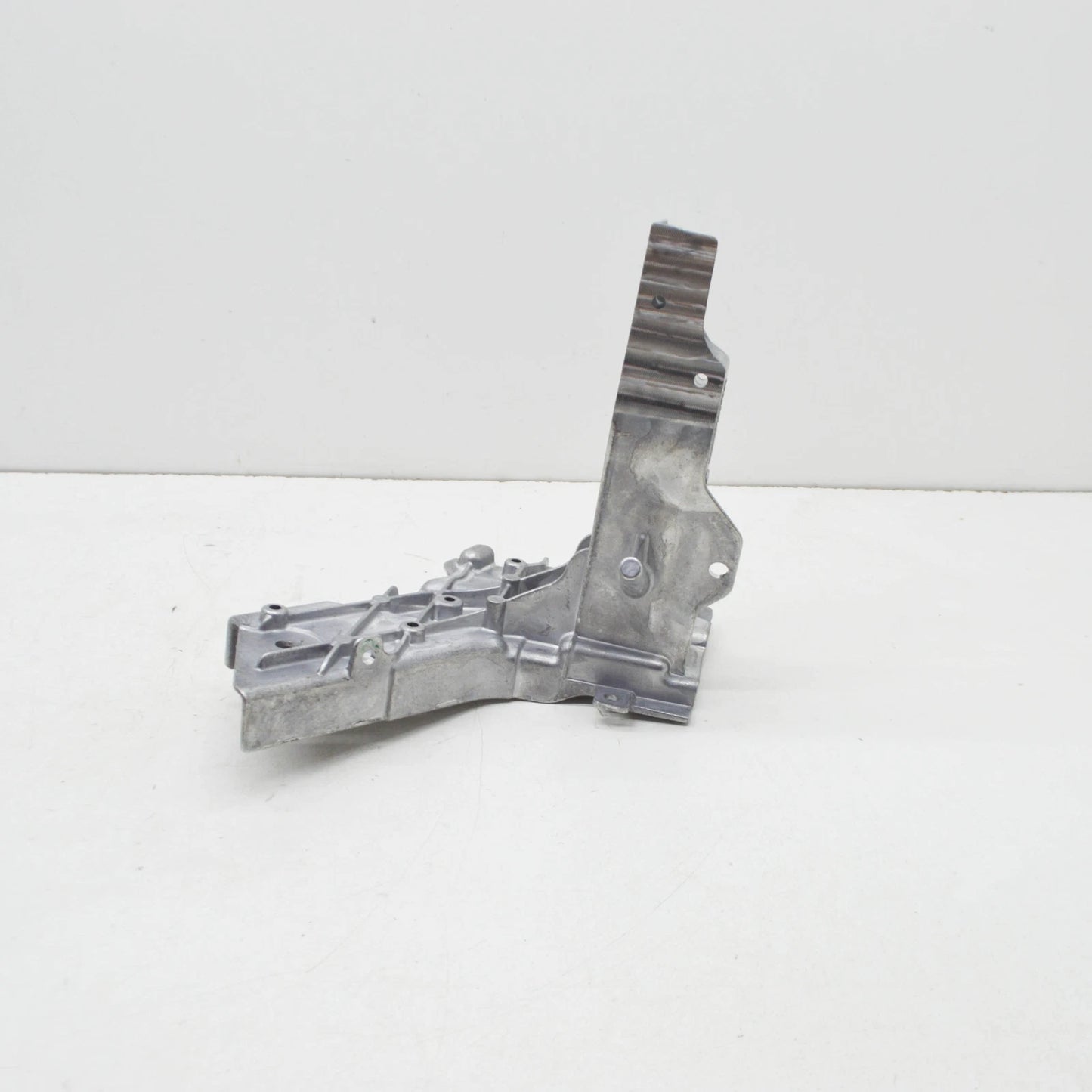 NEW MERCEDES-BENZ E W213 FRONT RADIATOR RIGHT SUPPORT A2536210700