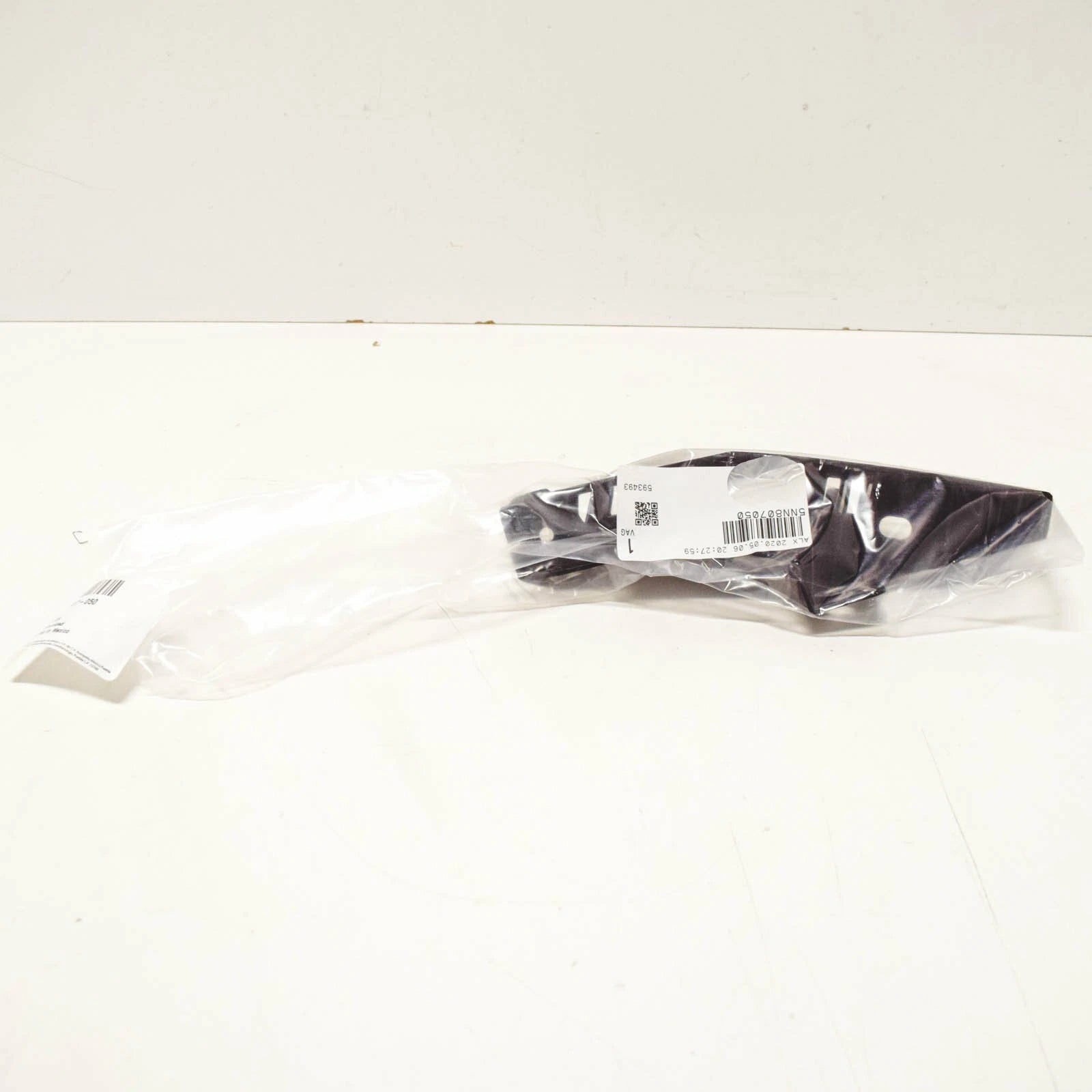 NEW VOLKSWAGEN TIGUAN MK2 5N FRONT RIGHT BUMPER BRACKET 5NN807050 ORIGINAL