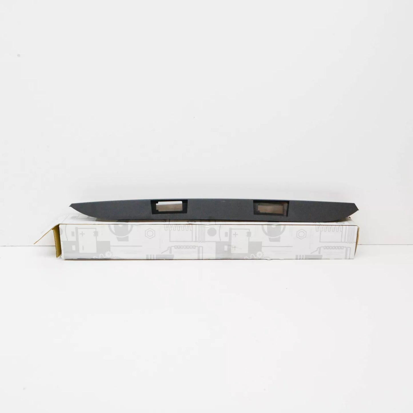 NEW MB SPRINTER 906 REAR LICENSE PLATE LAMP HANDLE TRIM A90674009009B51