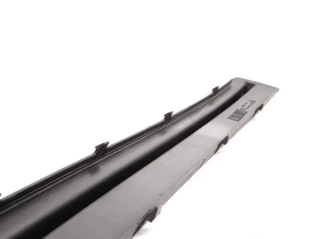 NEW BMW 3 E46 REAR BUMPER LOWER CENTER COVER 51122492225 2492225 ORIGINAL