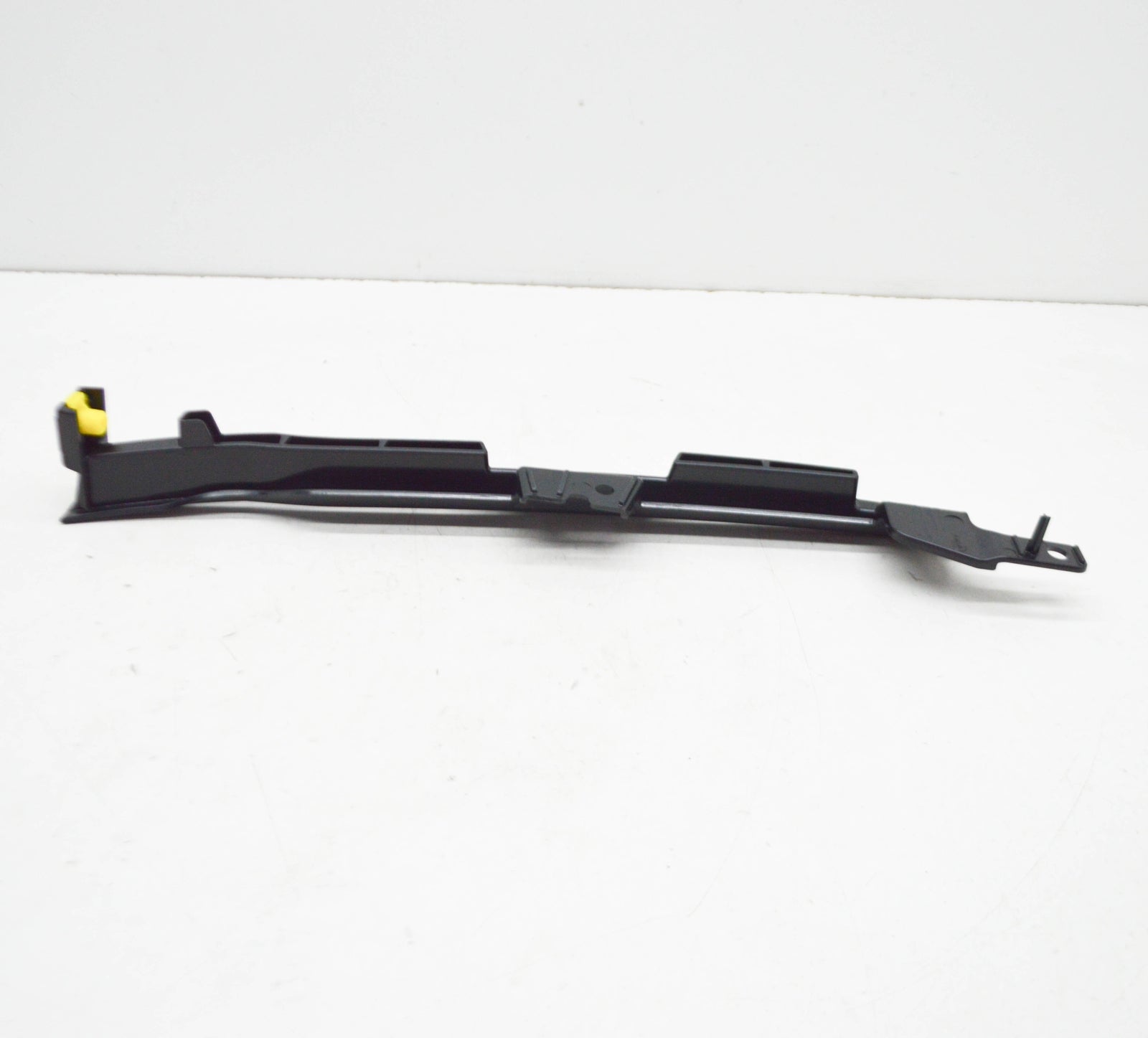 NEW AUDI A3 SPORTBACK 8Y FRONT RIGHT WING PLASTIC COVER 8Y0853242 ORIGINAL