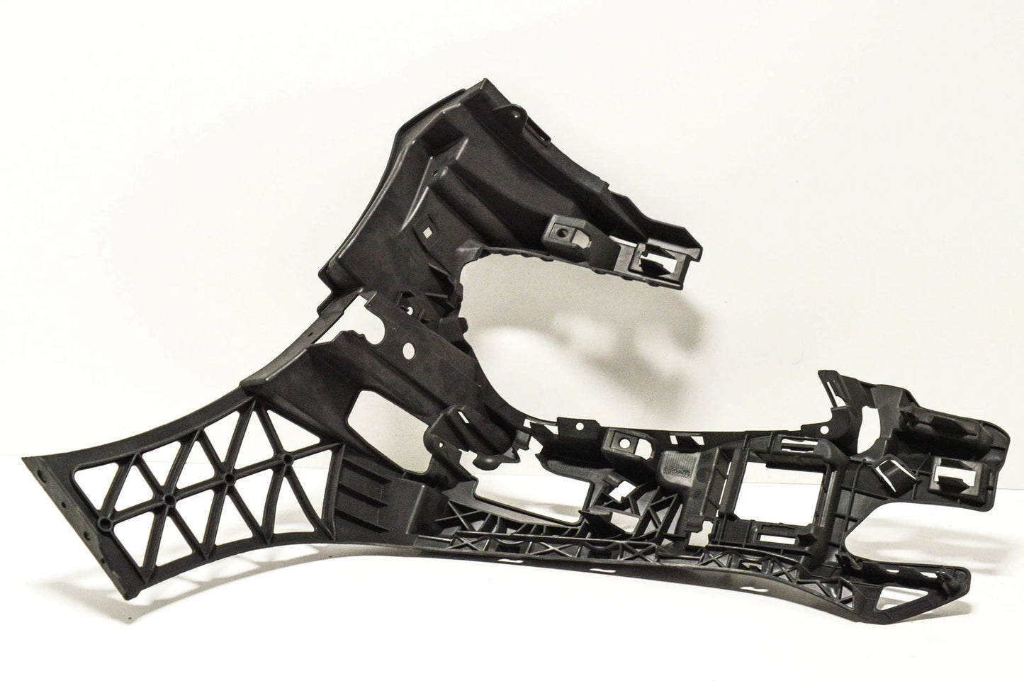 NEW MB E W212 FRONT RIGHT AMG FACELIFT MOUNTING BRACKET A2128854865