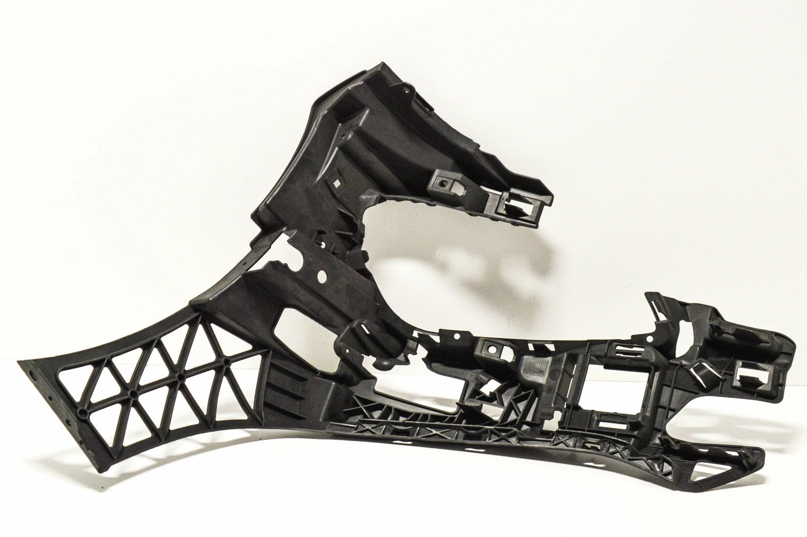 NEW MB E W212 FRONT RIGHT AMG FACELIFT MOUNTING BRACKET A2128854865