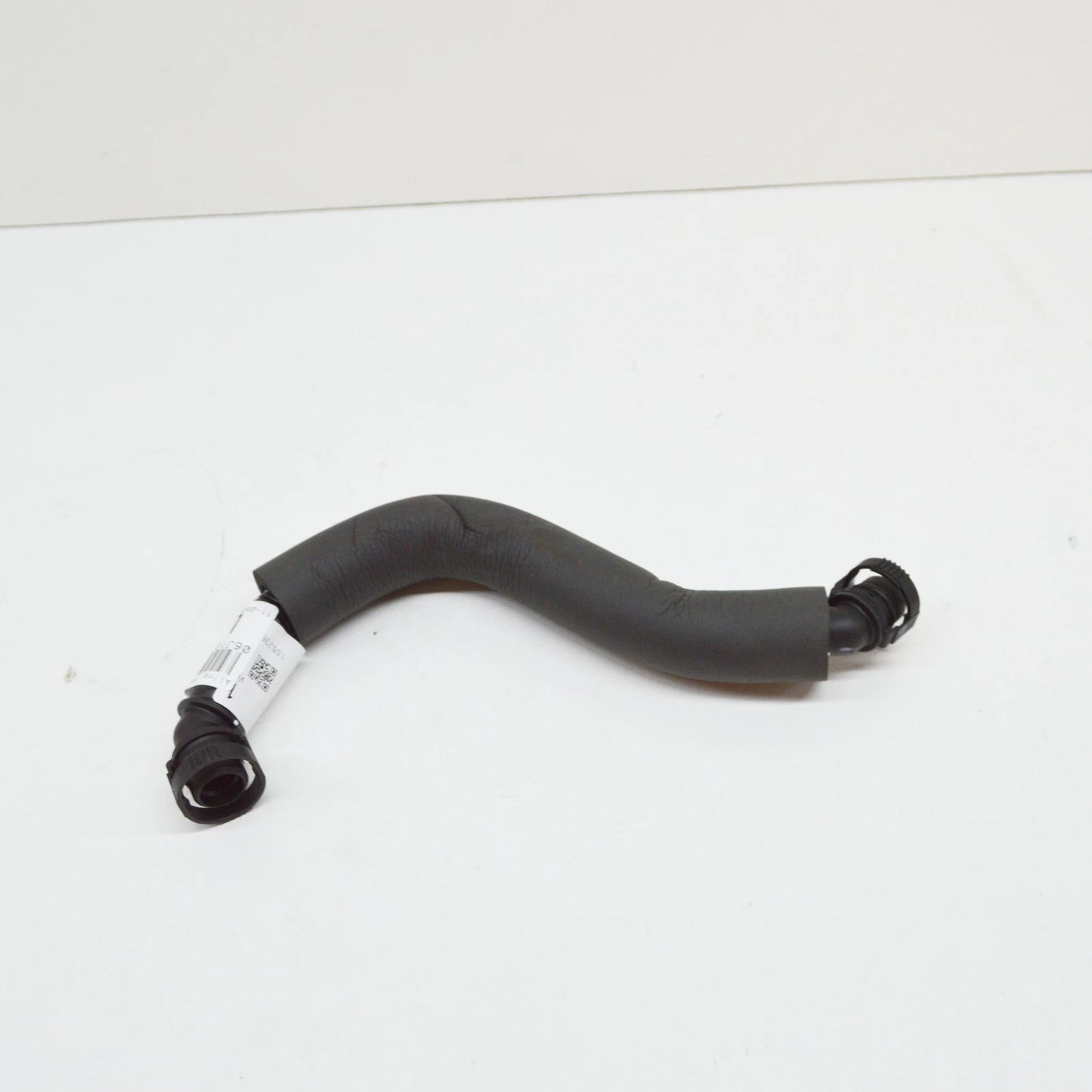 NEW AUDI A3 8P BREATHER VENT HOSE 06J103221 ORIGINAL