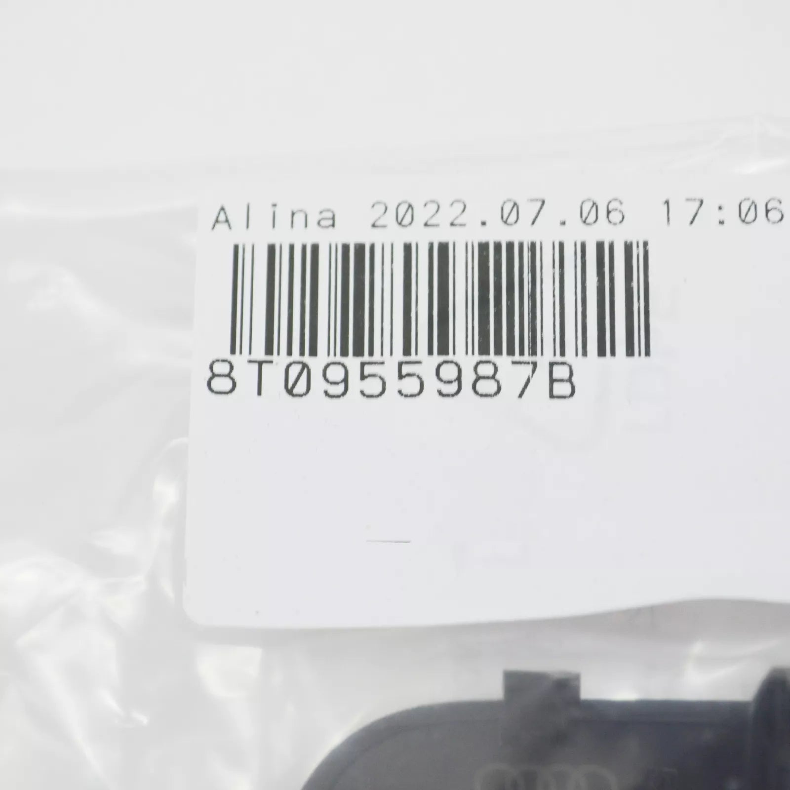 NEW AUDI A4 B8 FRONT WINDSHIELD WASHER JET LEFT 8T0955987B