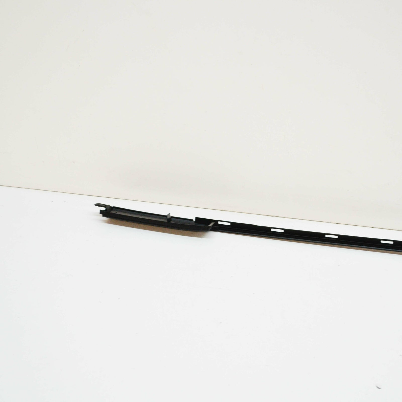 new ford galaxy mk2 windshield right side vertical moulding trim 1773613