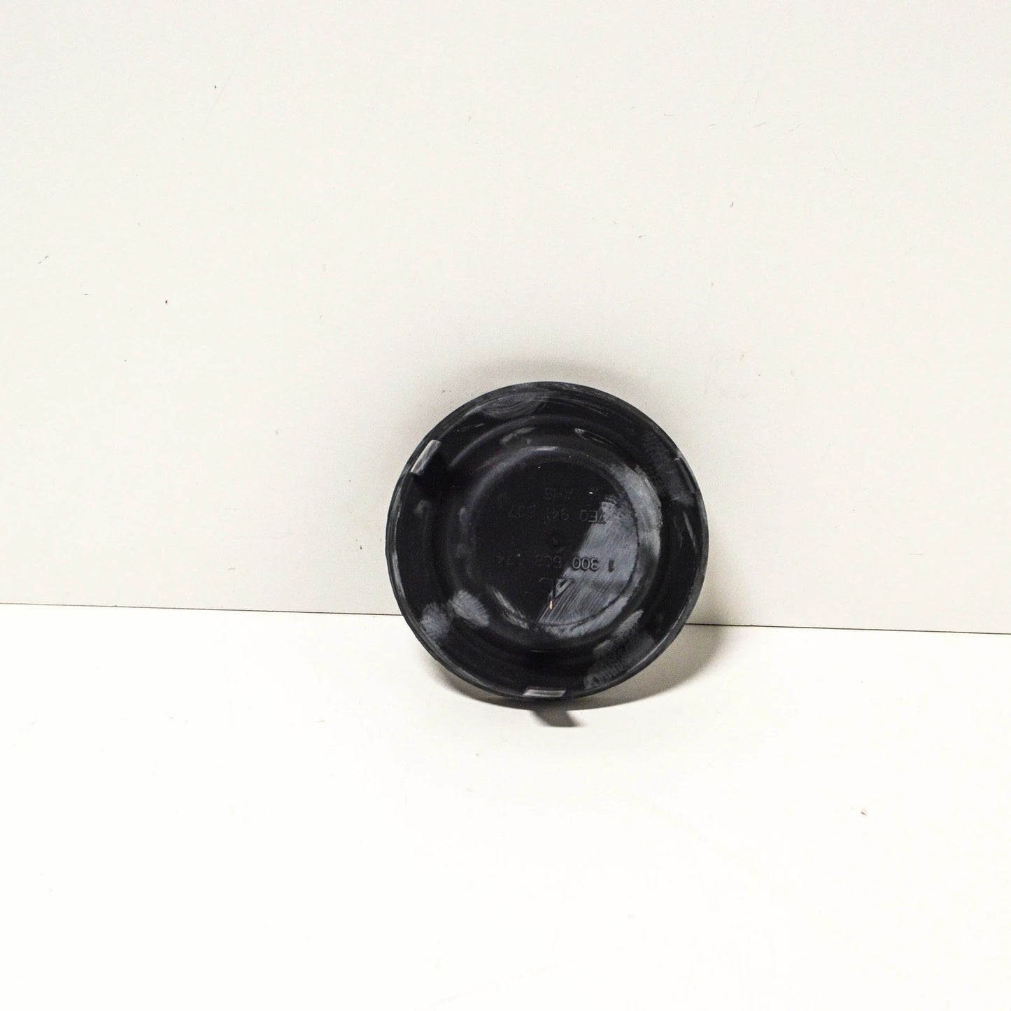 NEW VOLKSWAGEN TR T5 HALOGEN HEADLIGHT PROTECTION CAP 7E0941607 ORIGINAL