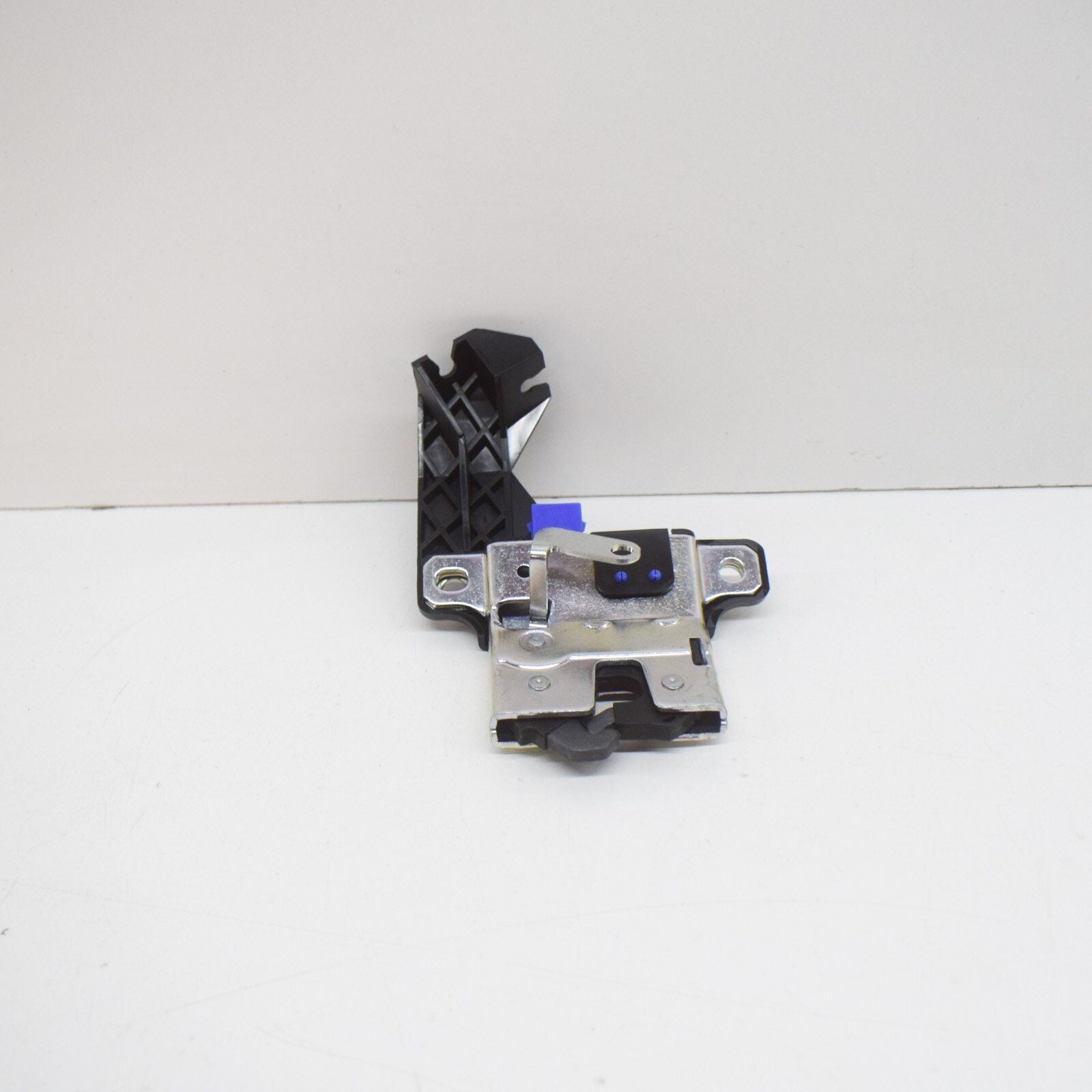 NEW AUDI A4 B6 TRUNK BOOT LID LOCK 8E5827505B ORIGINAL