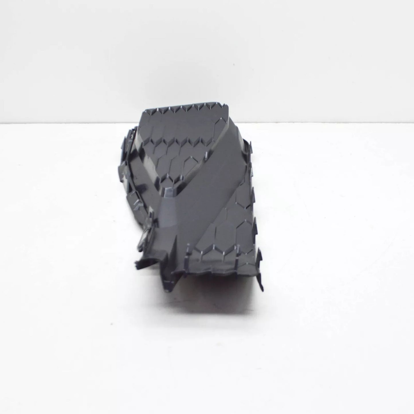 NEW VW PASSAT ALLTRACK B8 FRONT RIGHT BUMPER GRILLE 561853666P9B9