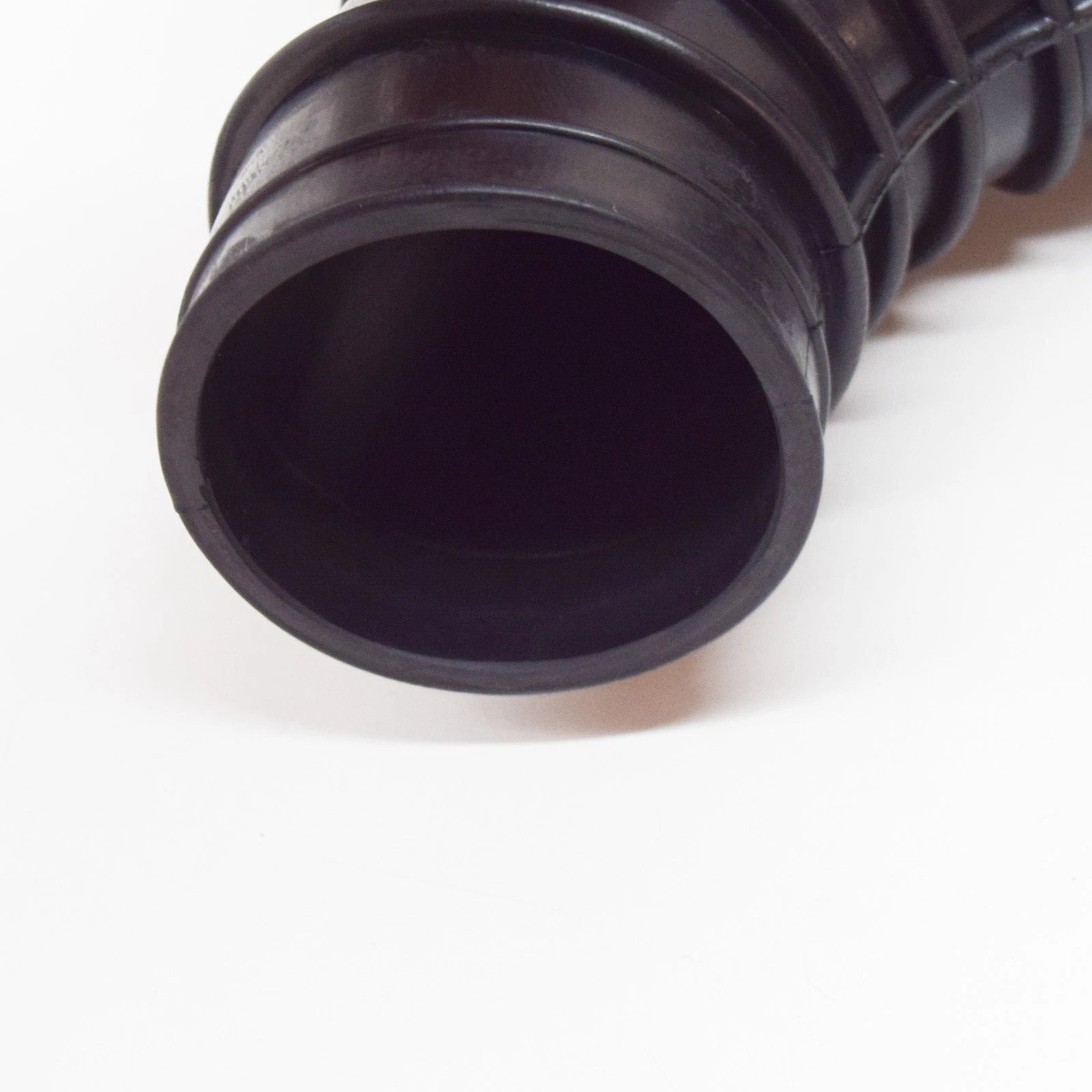 NEW BMW 3 E30 1.6I AIR INTAKE BOOT HOSE 13711709755 ORIGINAL