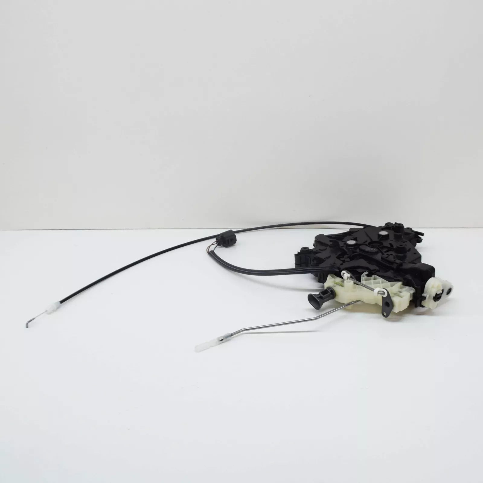 NEW VW CADDY 2K MK3 SLIDING DOOR LEFT REMOTE OPERATED LOCK 2K5843653D ORIGINAL