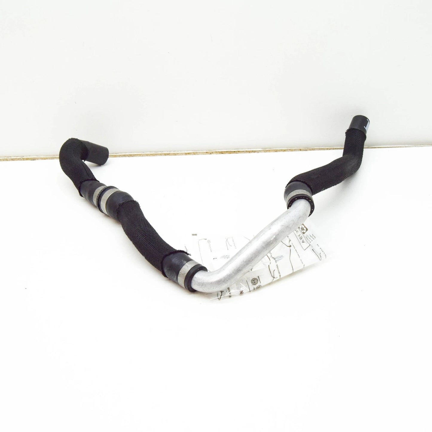 NEW AUDI A4 AVANT B8 ENGINE COOLANT HOSE WITH VALVE 8K0121051F ORIGINAL