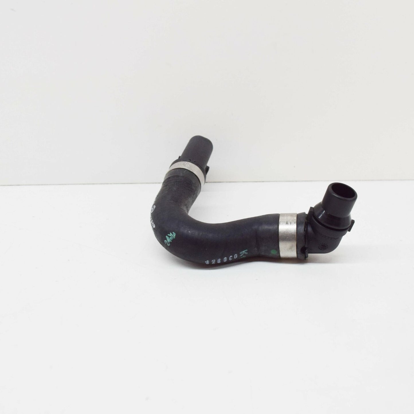 NEW MERCEDES-BENZ CLS C219 HEATER HOSE PIPE A2118328494 ORIGINAL