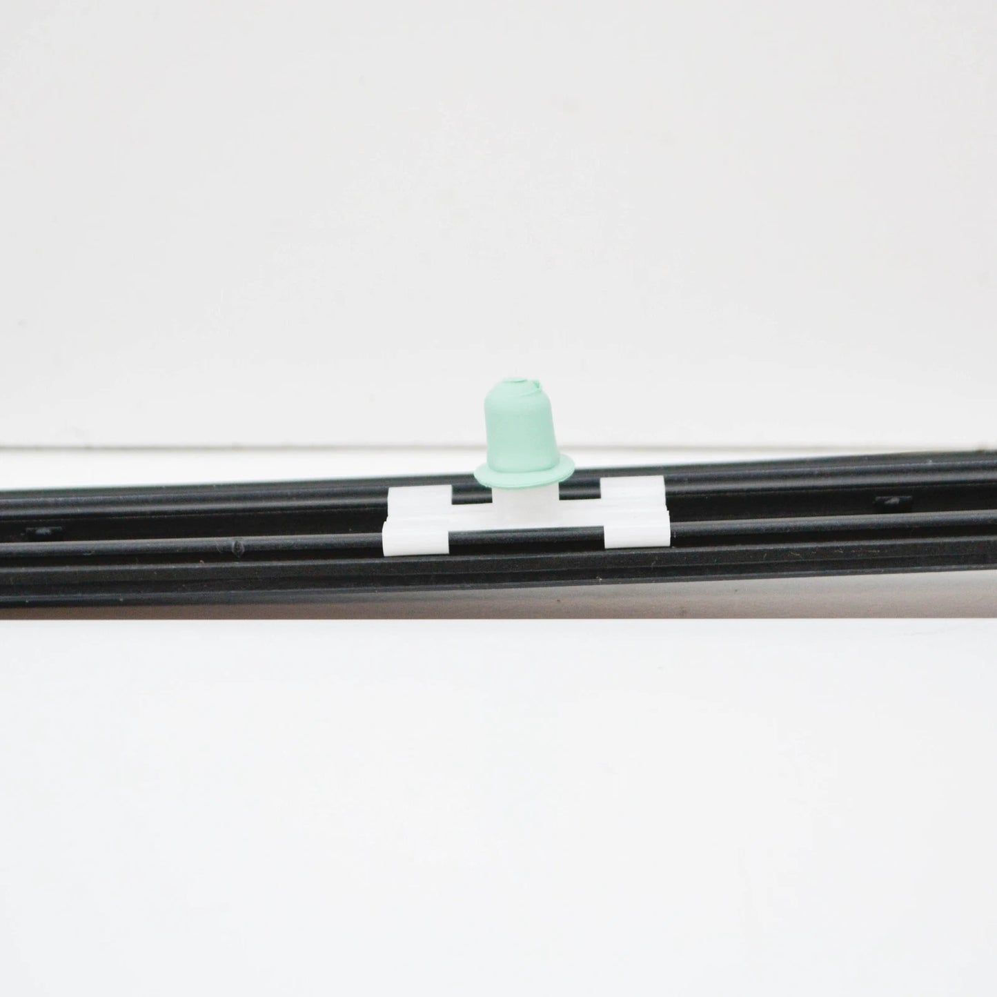 NEW BMW 3 E46 REAR RIGHT DOOR MOLDING TRIM 51138208452 8208452 ORIGINAL