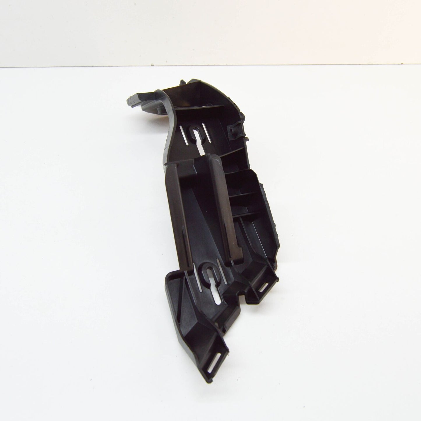 NEW VOLKSWAGEN GOLF MK5 REAR BUMPER RIGHT GUIDE PROFILE 1K6807376 ORIGINAL