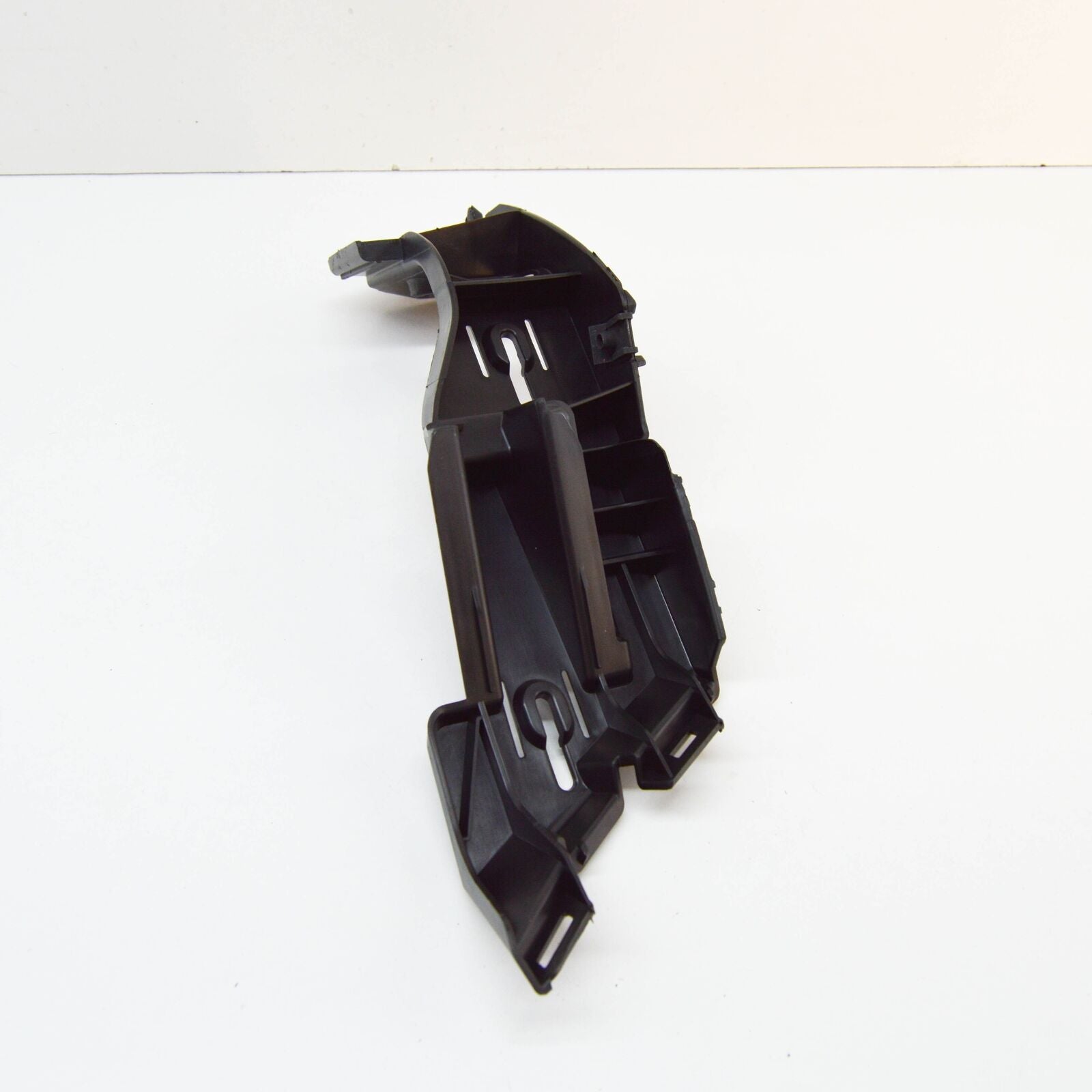 NEW VOLKSWAGEN GOLF MK5 REAR BUMPER RIGHT GUIDE PROFILE 1K6807376 ORIGINAL