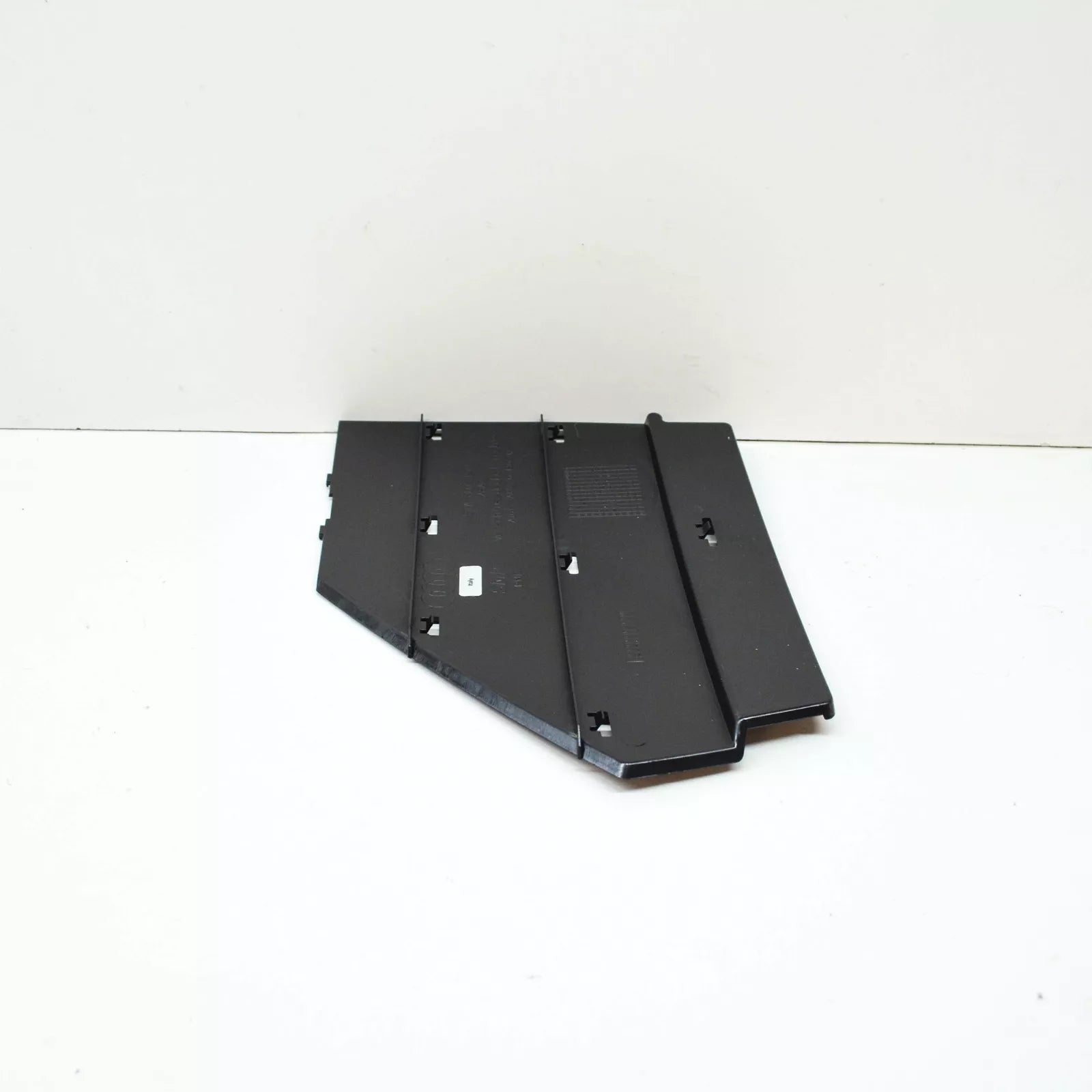 NEW AUDI Q2 GA FRONT RIGHT BUMPER GRILLE COVER END CAP 81A8071529B9