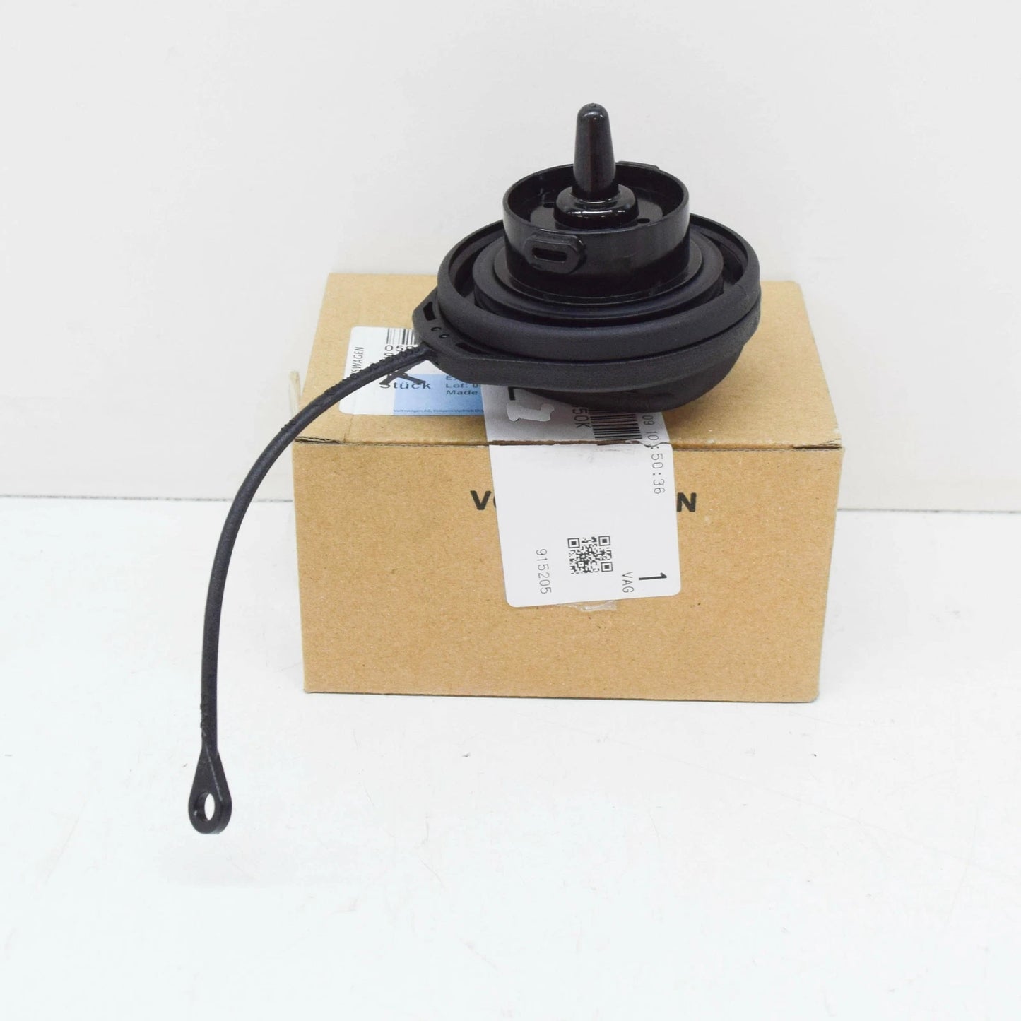 NEW AUDI A6 C7 FUEL TANK CAP WITH RETAINING STRAP 4G0201550K