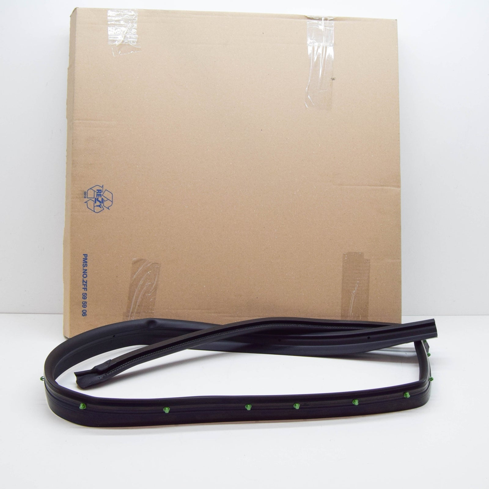 new ford puma body rocker panel right weatherstrip 2416845 original