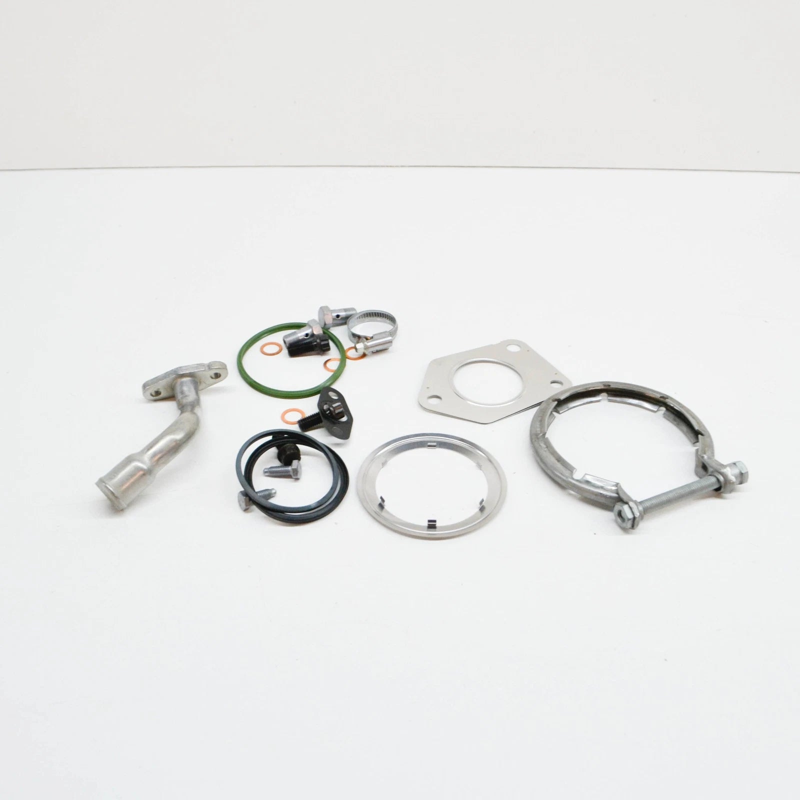 NEW BMW 3 E90 TURBOCHARGER INSTALLATION KIT 11652365501 2365501 ORIGINAL