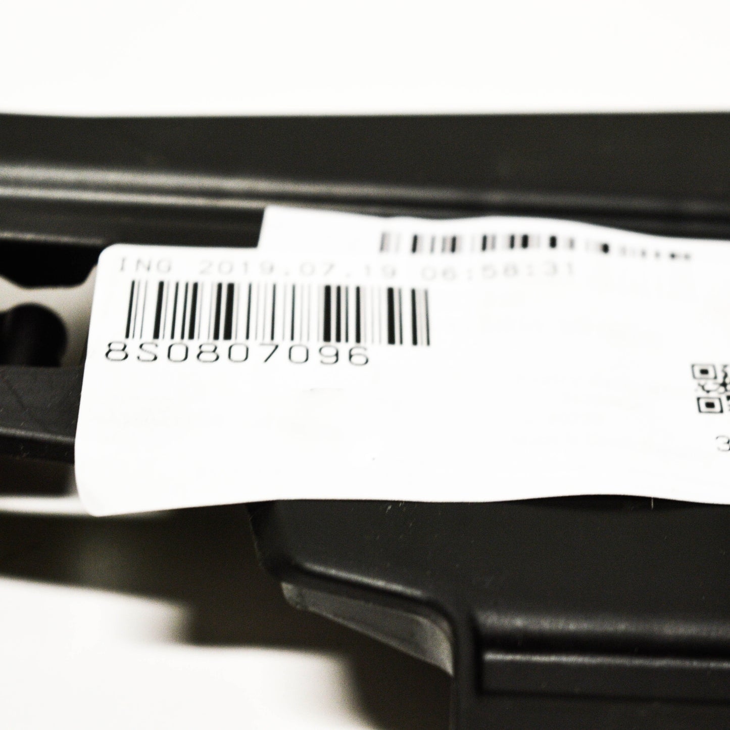 NEW AUDI TT 8S FV RIGHT FRONT BUMPER CLOSING ELEMENT 8S0807096 ORIGINAL