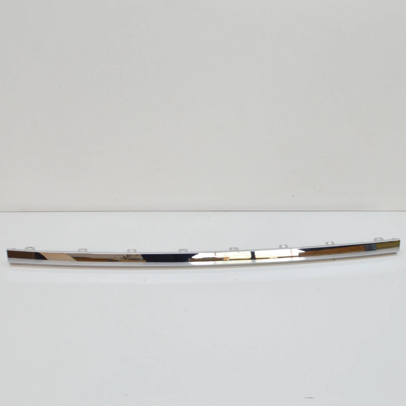 NEW VOLKSWAGEN TOUAREG CR7 REAR BUMPER CENTER MOLDING 760853835 ORIGINAL