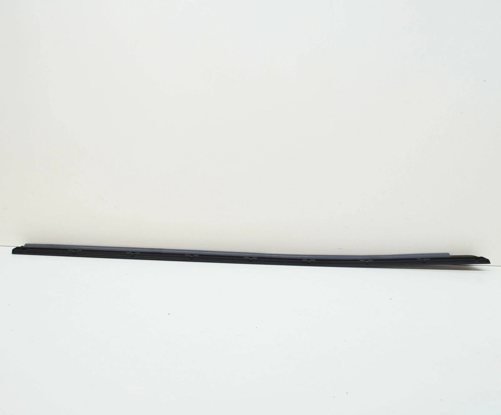 NEW AUDI A3 8P FRONT LEFT DOOR MOULDING 8P3853959JGRU