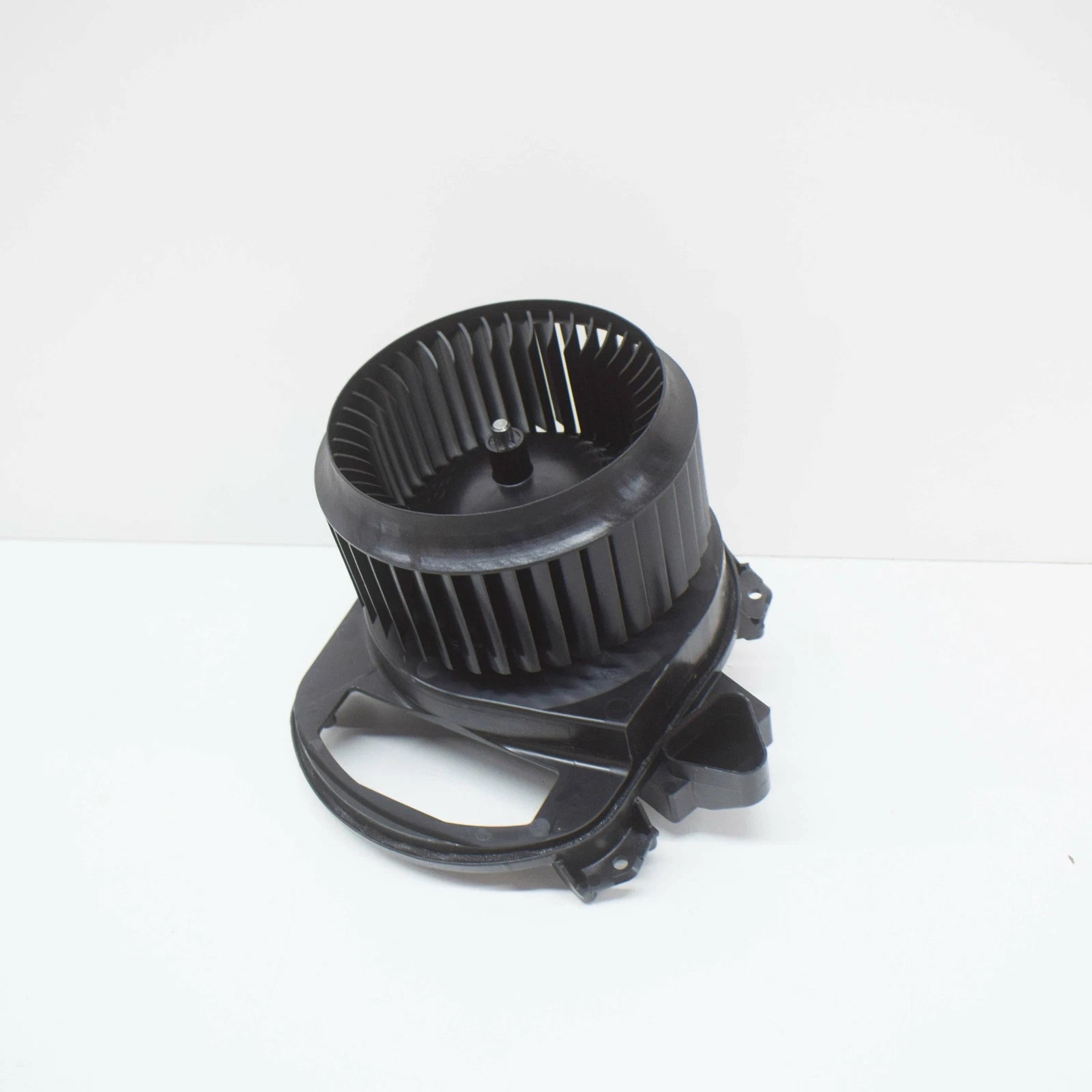 NEW MERCEDES-BENZ CLA COUPE C117 IMPELLER BLOWER MOTOR A2469062501